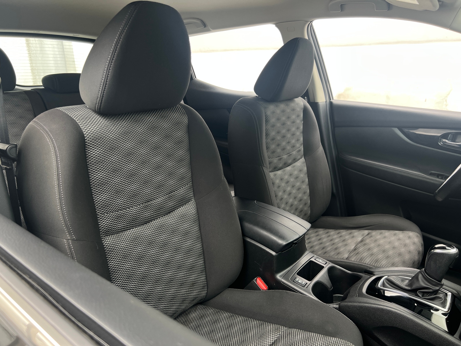 Thumbnail: 2017 Nissan Rogue Sport - 2