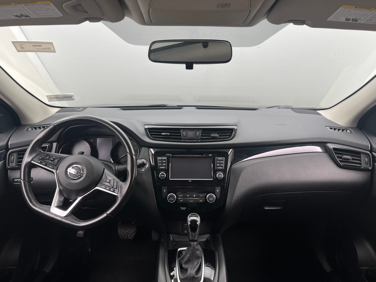 Thumbnail: 2017 Nissan Rogue Sport - 3