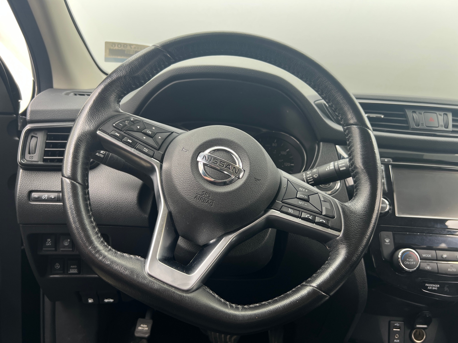 Thumbnail: 2017 Nissan Rogue Sport - 5