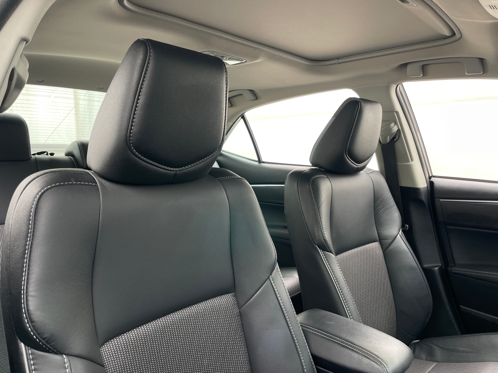 Thumbnail: 2015 Toyota Corolla - 2