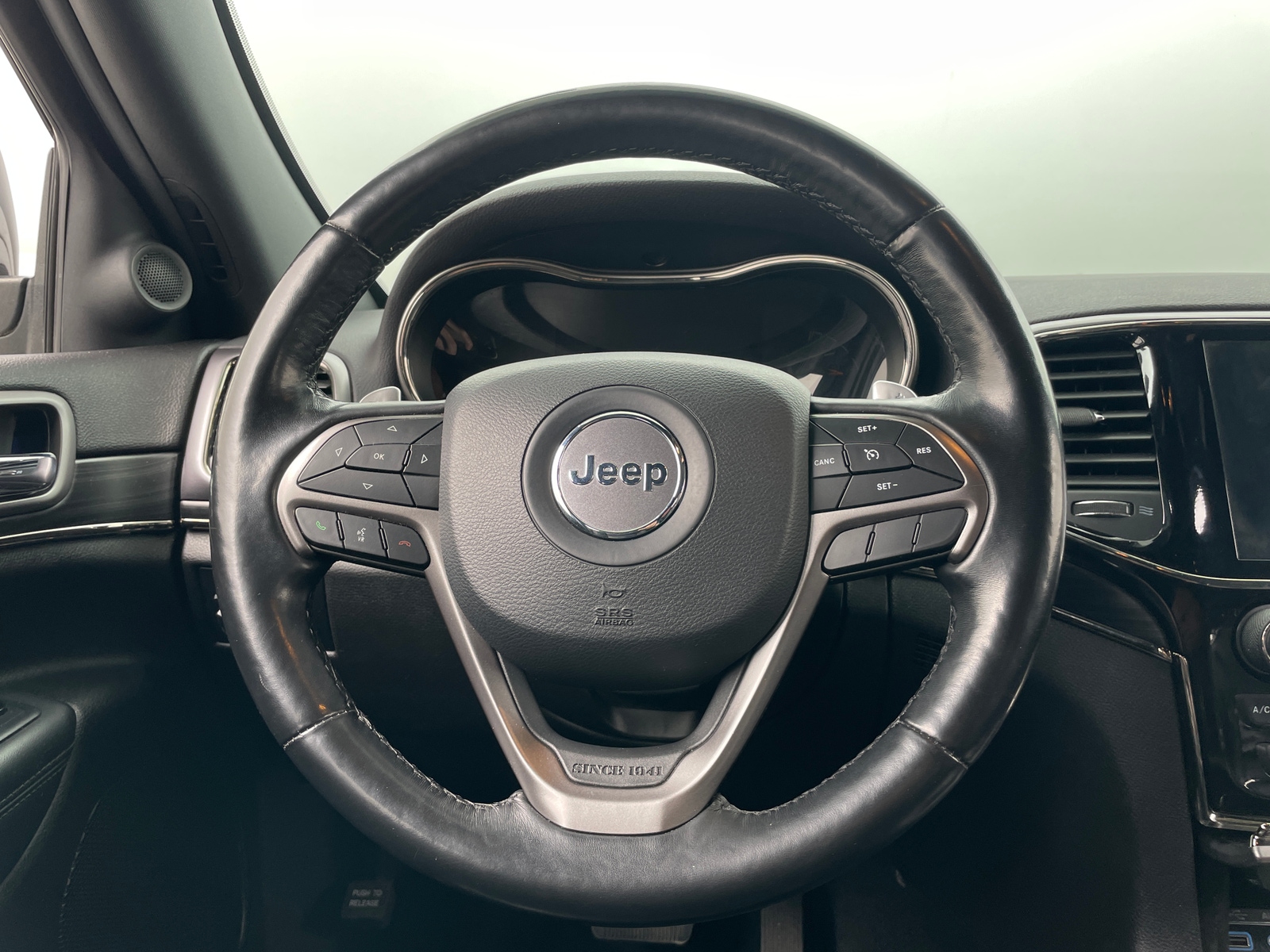 Thumbnail: 2020 Jeep Grand Cherokee - 4