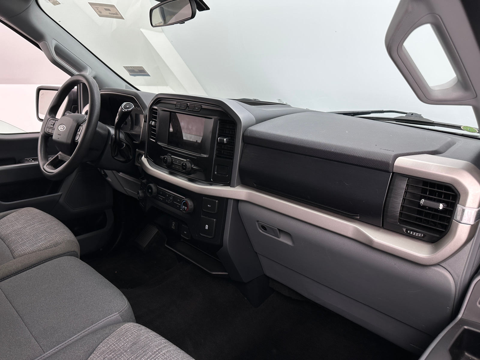 Thumbnail: 2021 Ford Econoline - 3