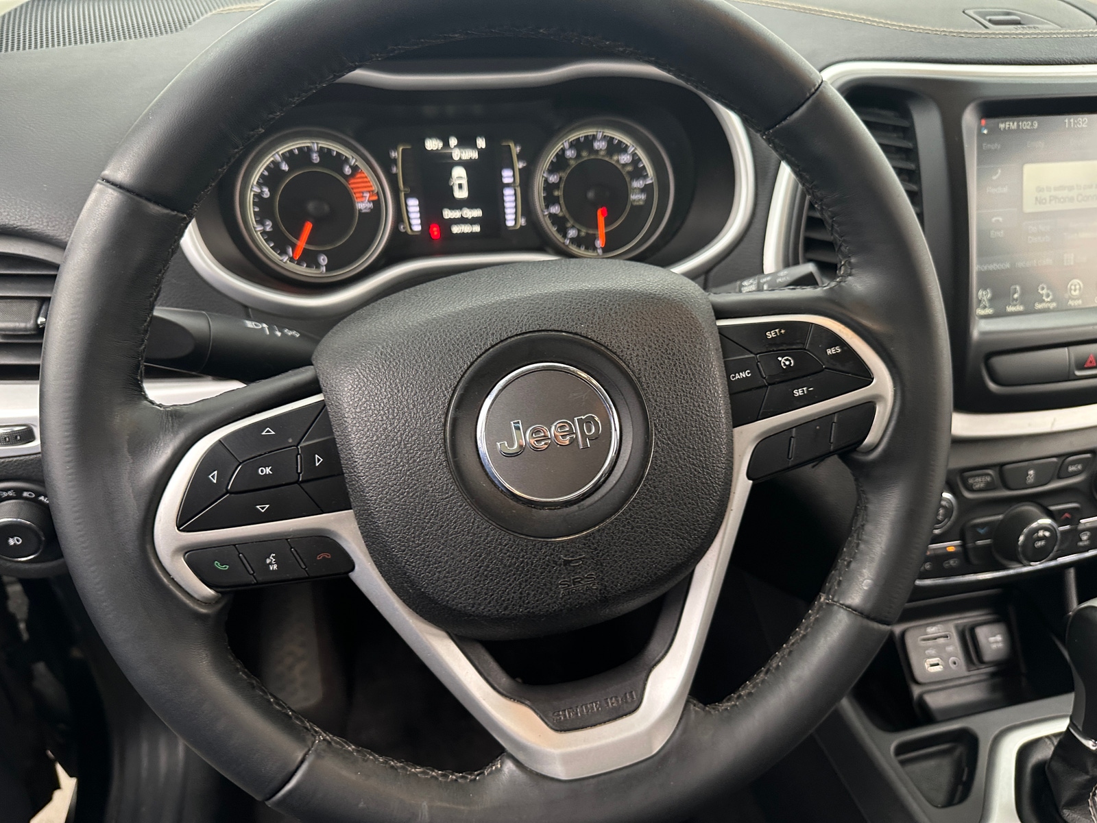 Thumbnail: 2018 Jeep Cherokee - 5