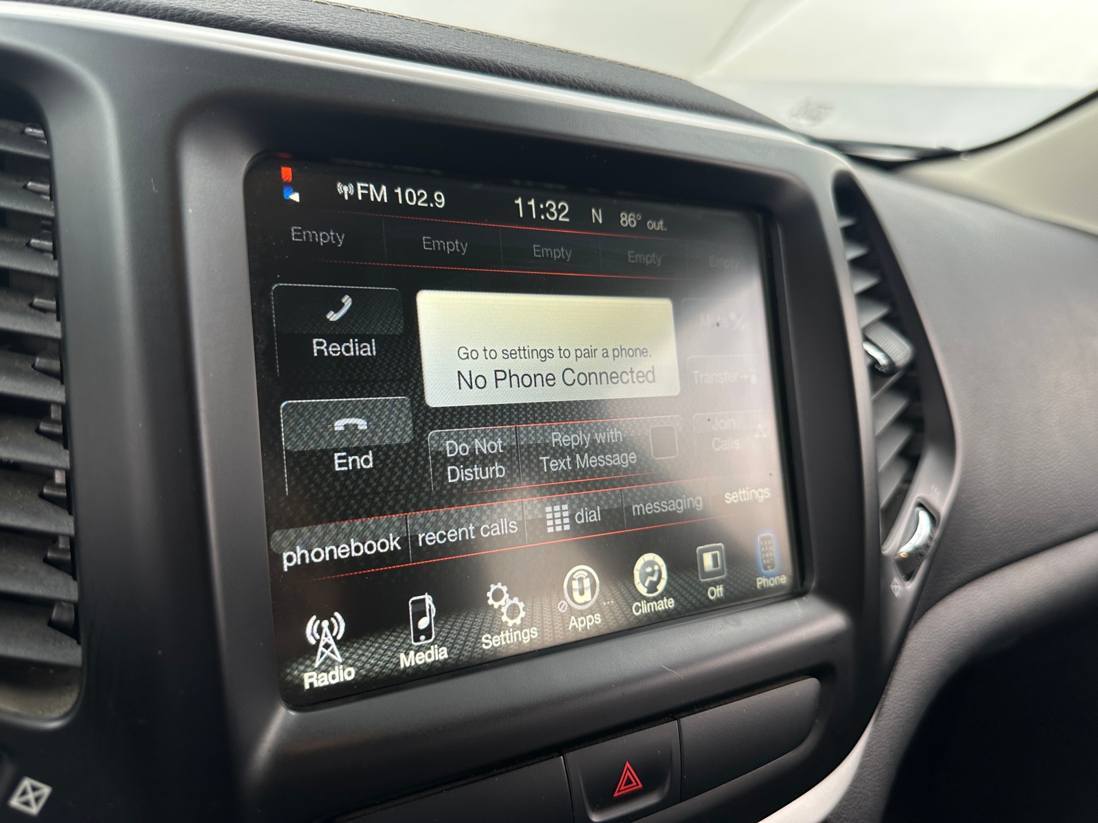 Thumbnail: 2018 Jeep Cherokee - 4