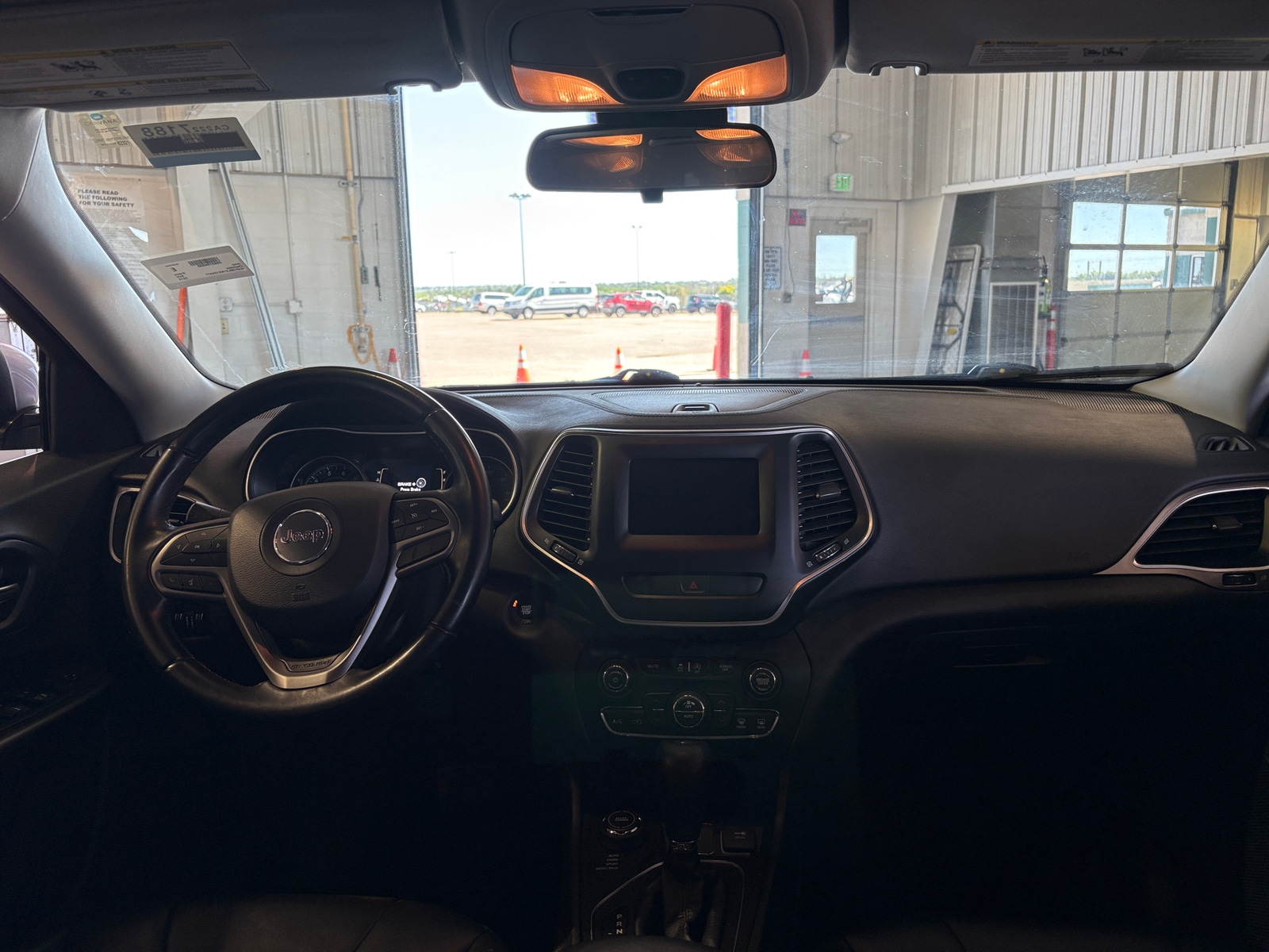 Thumbnail: 2019 Jeep Cherokee - 3