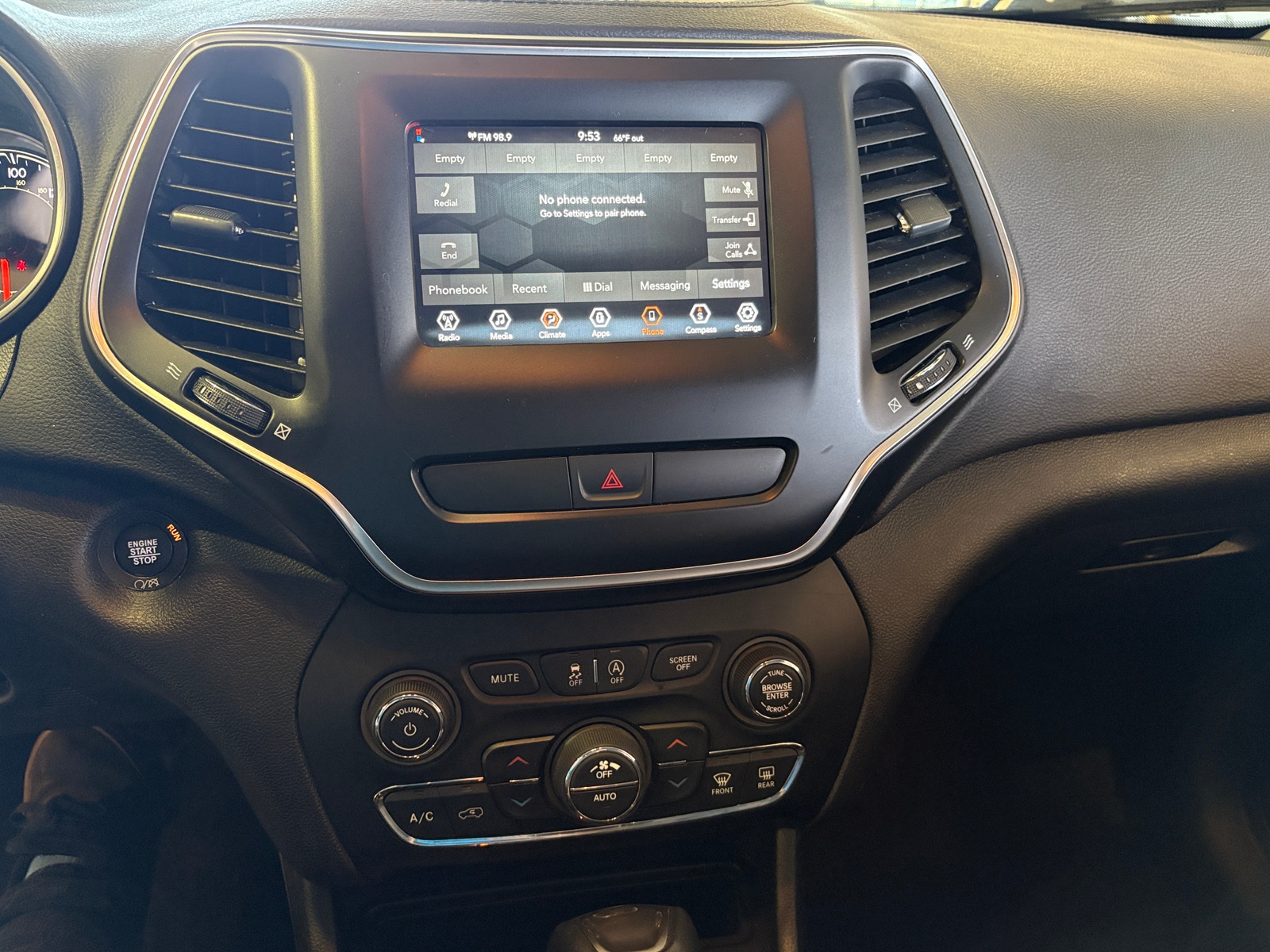 Thumbnail: 2019 Jeep Cherokee - 4