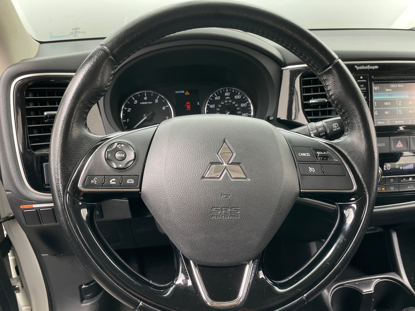 Thumbnail: 2016 Mitsubishi Outlander - 4