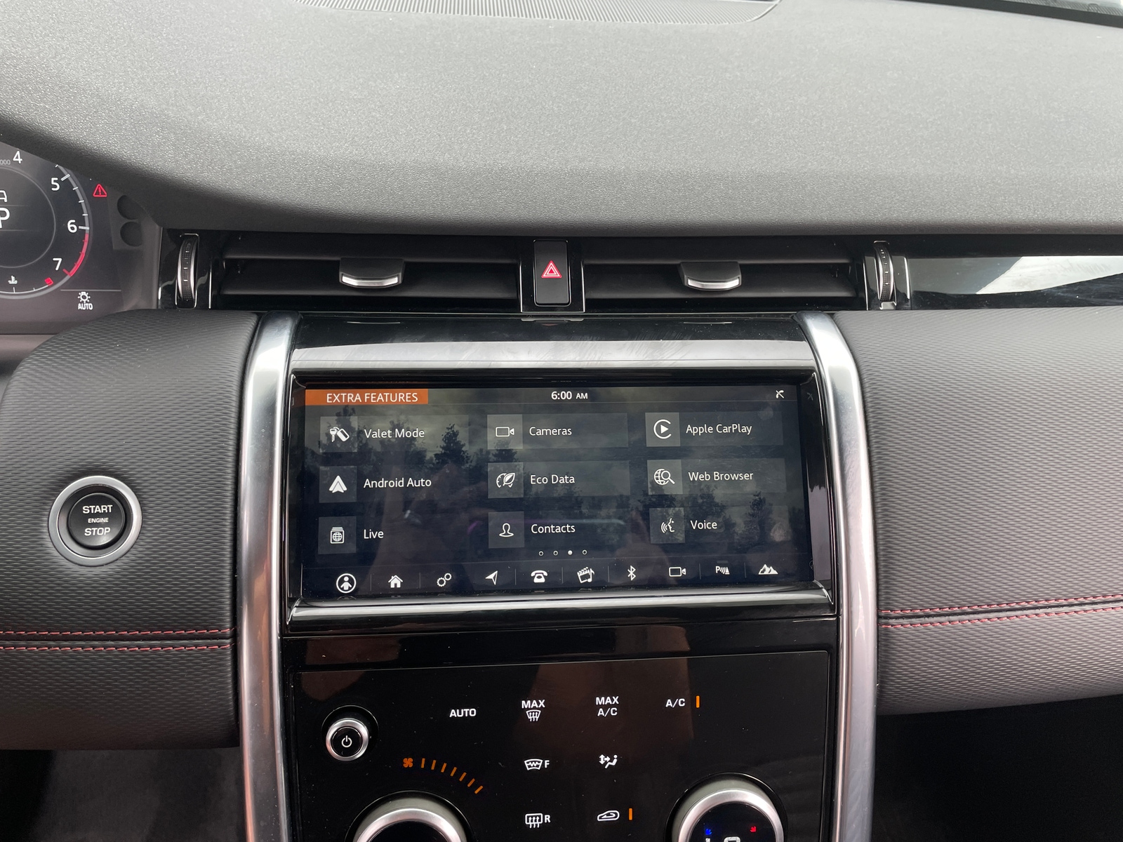 Thumbnail: 2020 Land Rover Discovery Sport - 3