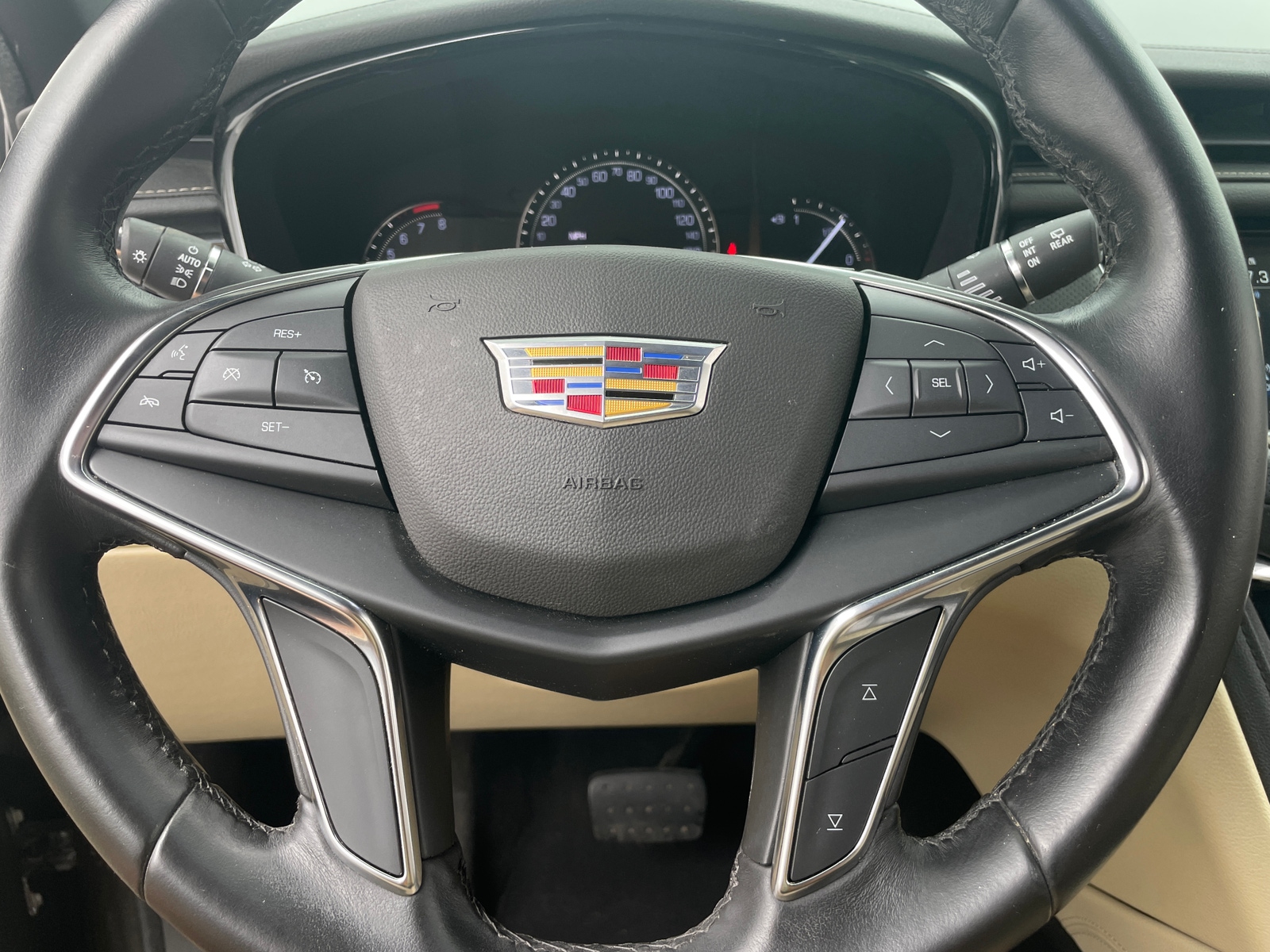 Thumbnail: 2019 Cadillac XT5 - 4