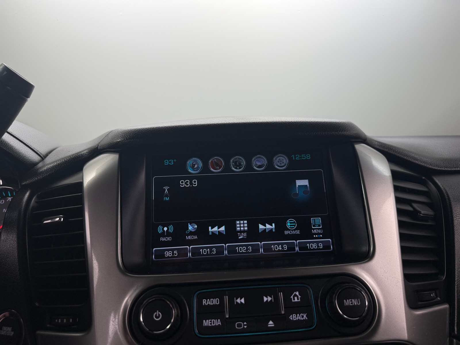 Thumbnail: 2018 Chevrolet Tahoe - 3