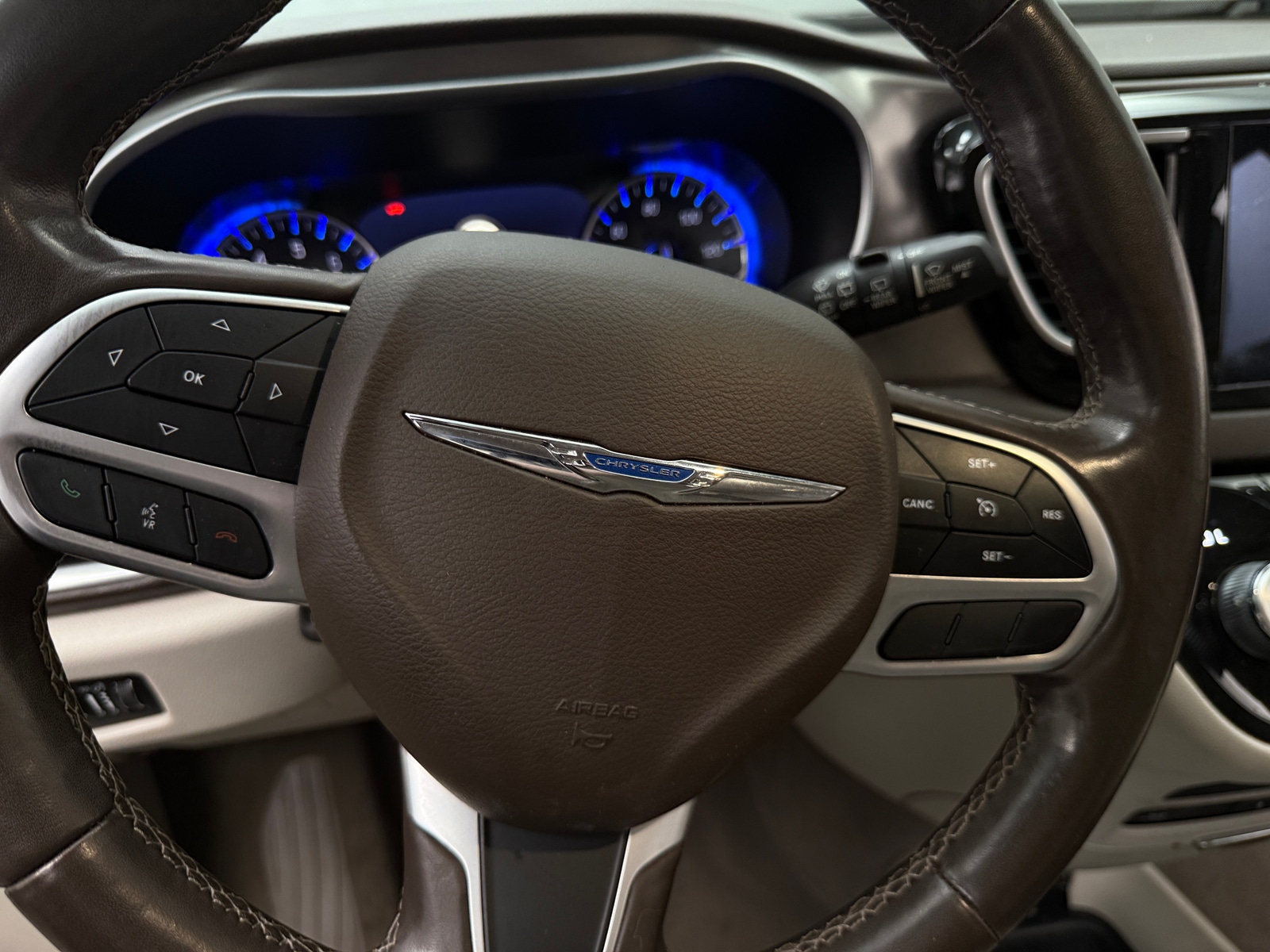 Thumbnail: 2018 Chrysler Pacifica - 4
