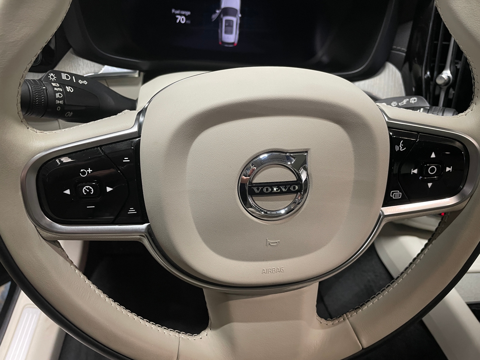 Thumbnail: 2023 Volvo XC60 - 4