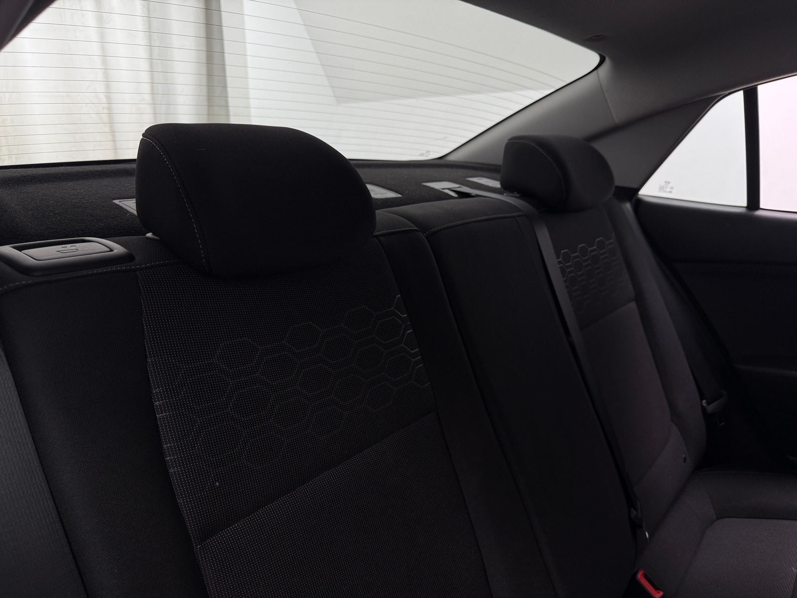 Thumbnail: 2018 Kia Rio - 6