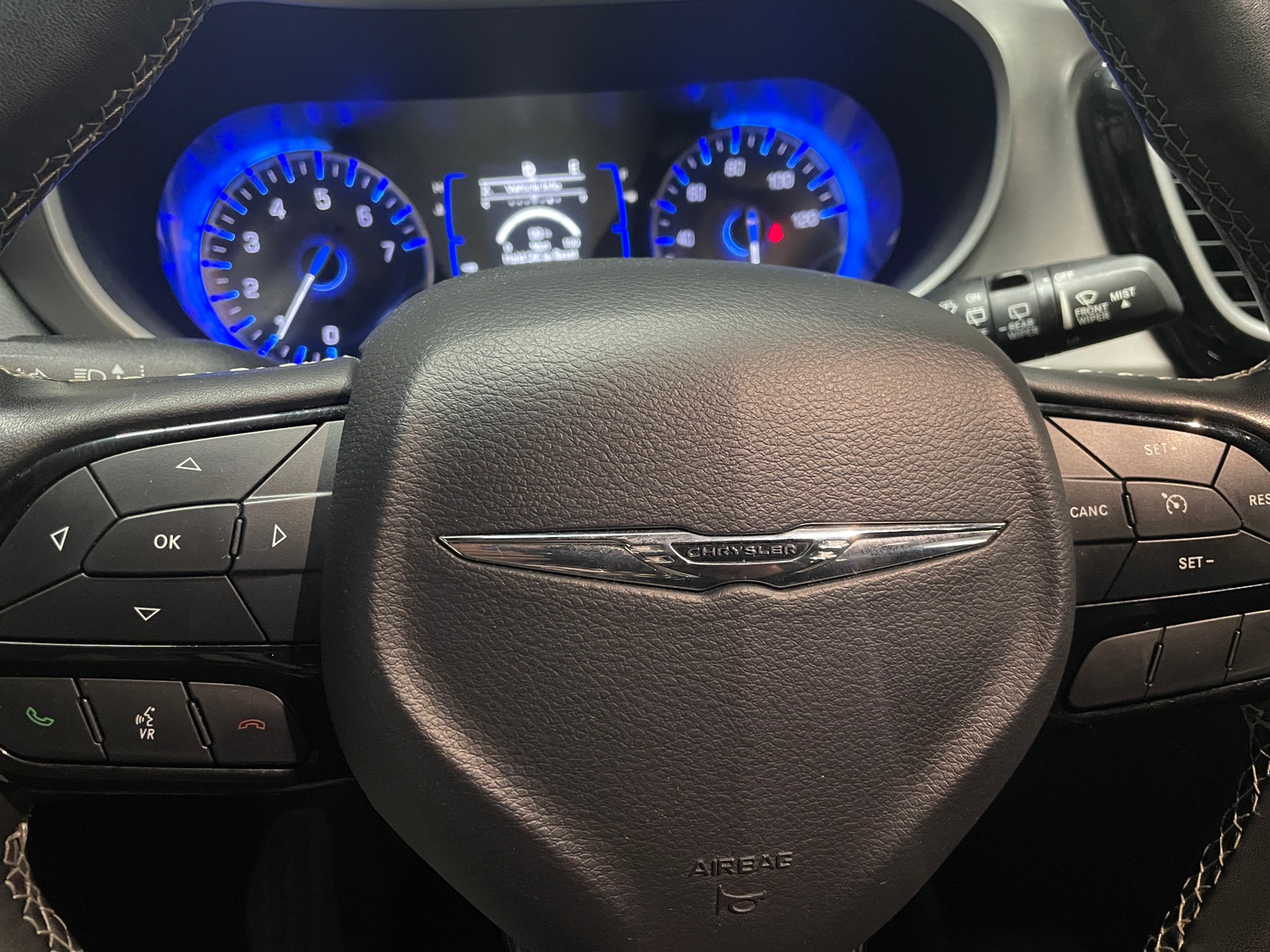 Thumbnail: 2020 Chrysler Pacifica - 4