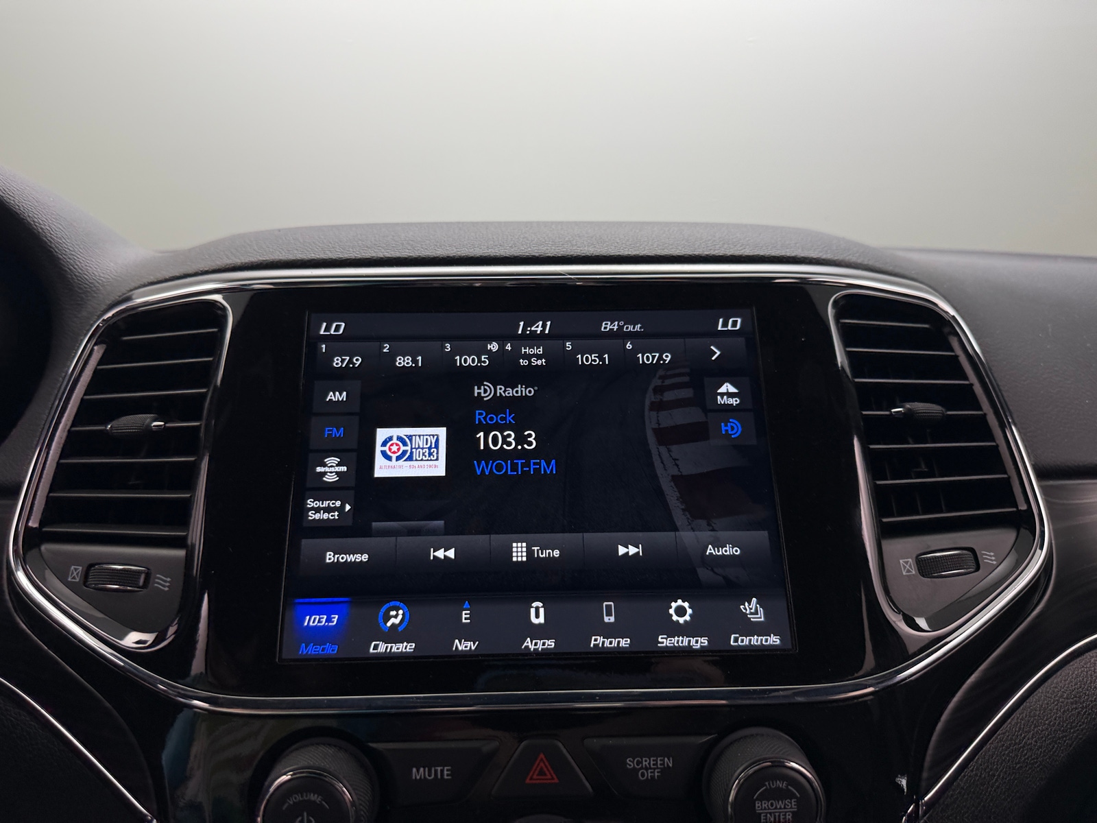 Thumbnail: 2022 Jeep Grand Cherokee - 4