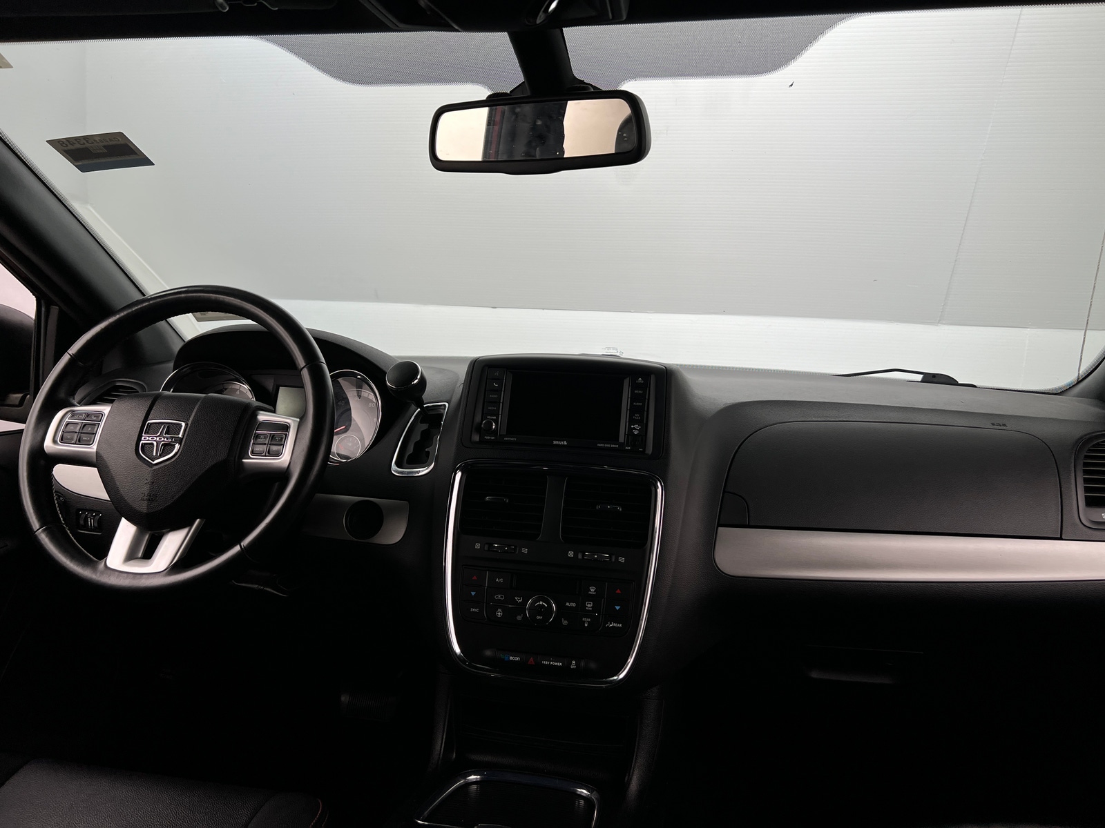 Thumbnail: 2019 Dodge Grand Caravan - 2