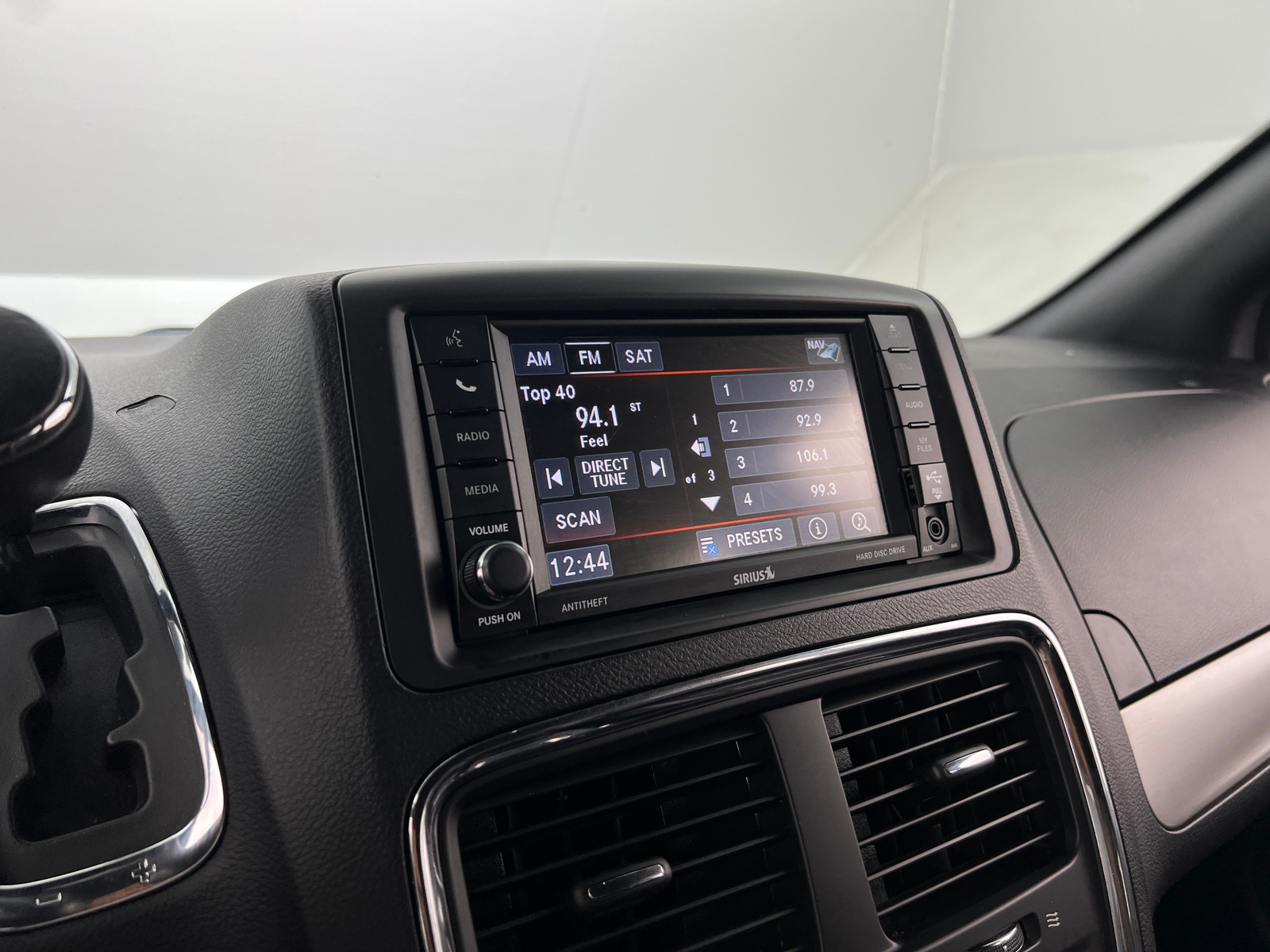 Thumbnail: 2019 Dodge Grand Caravan - 3