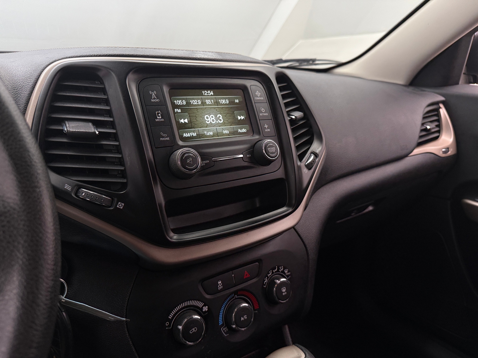 Thumbnail: 2018 Jeep Cherokee - 4