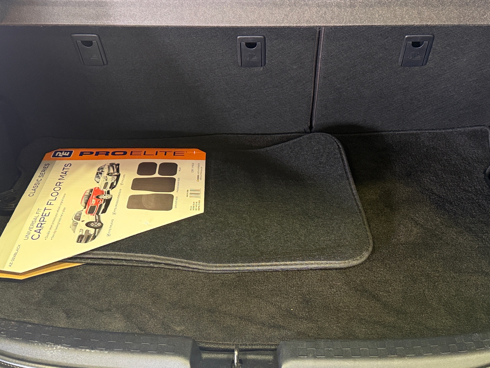 Thumbnail: 2012 Toyota Prius c - 7