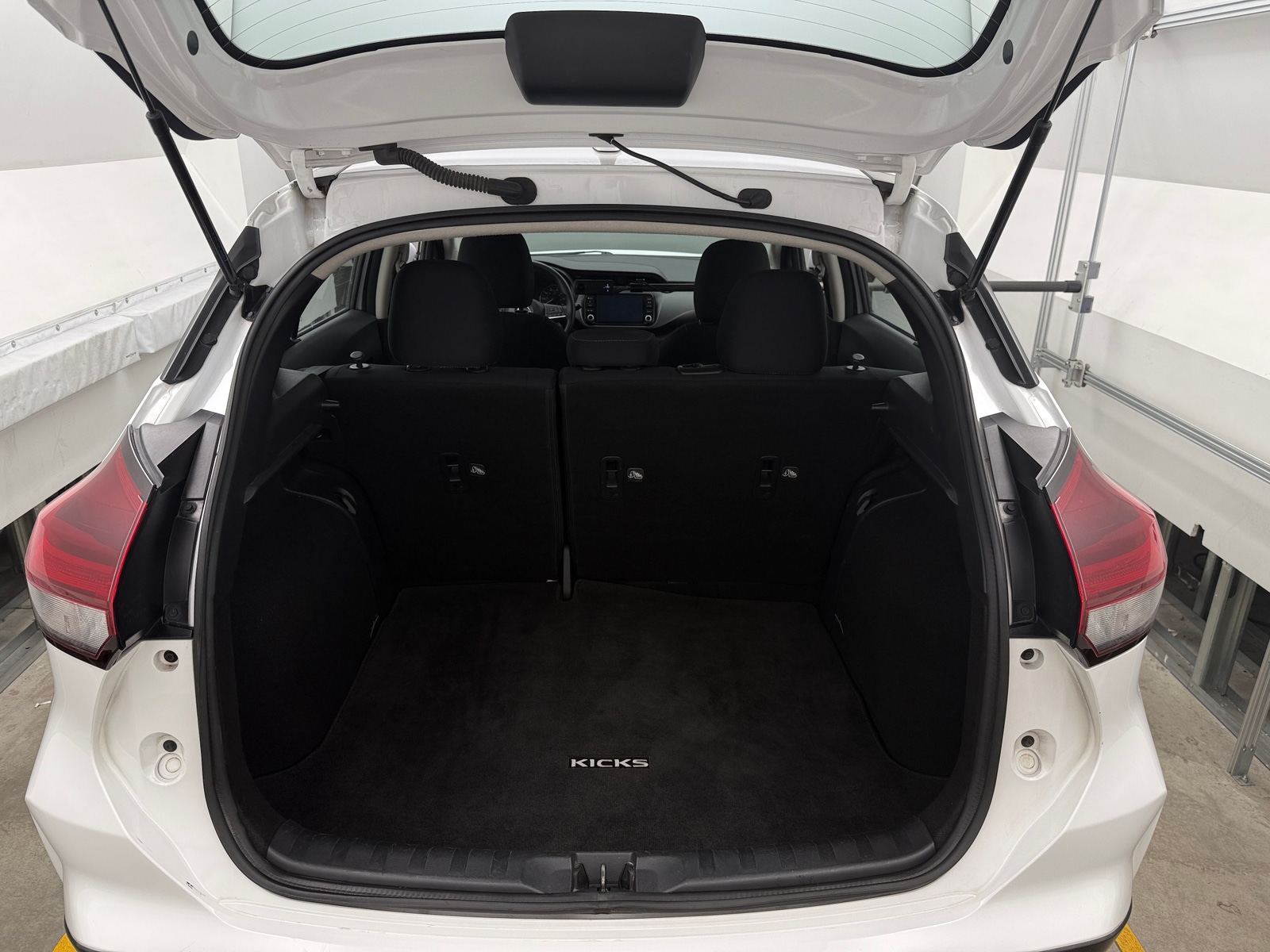 Thumbnail: 2022 Nissan Kicks - 7