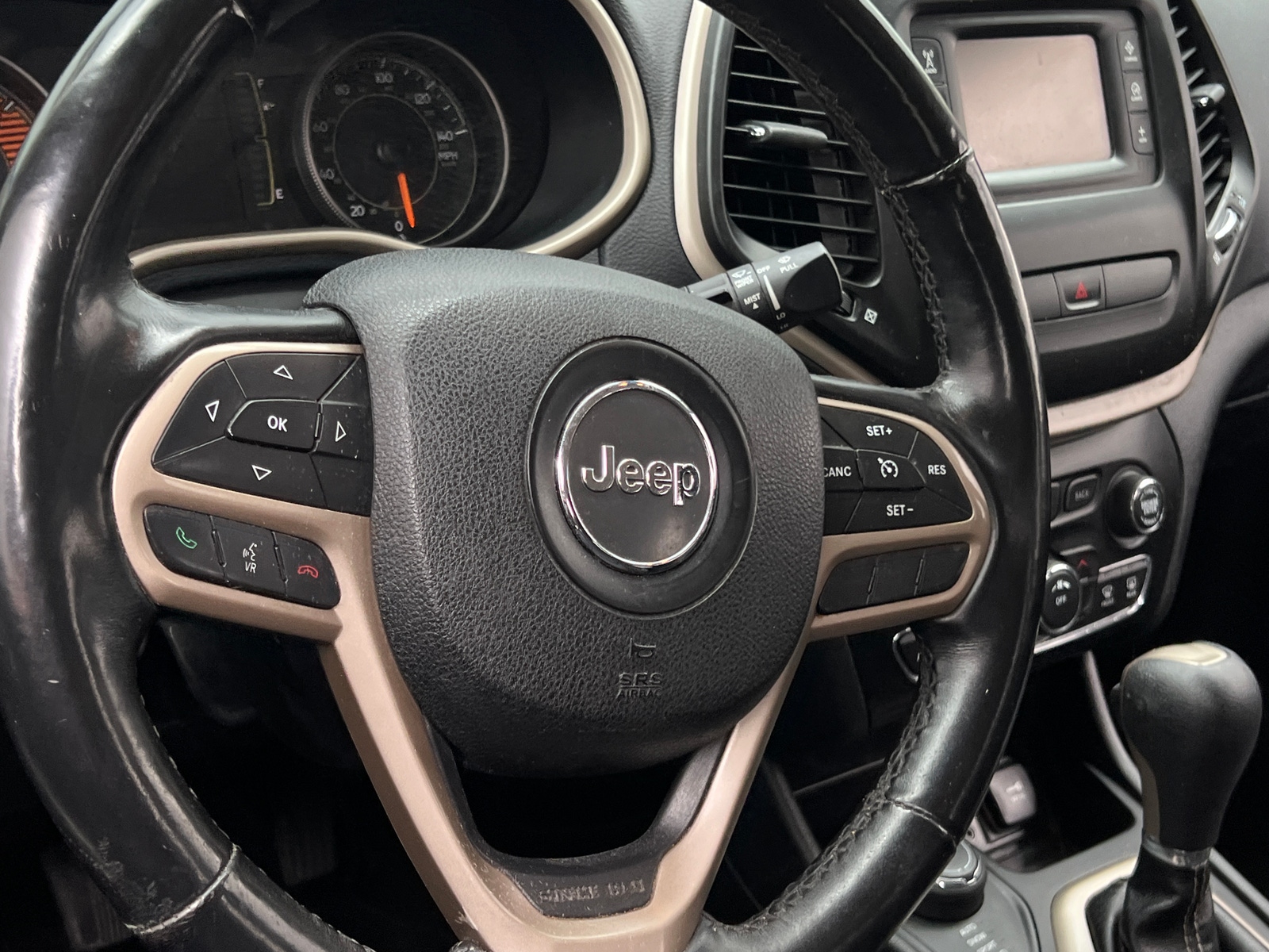 Thumbnail: 2017 Jeep Cherokee - 4