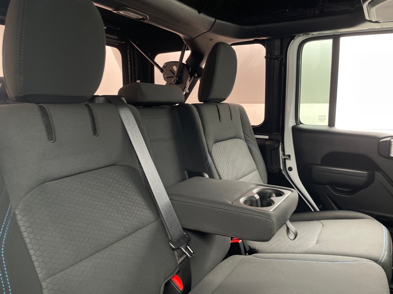 Thumbnail: 2022 Jeep Wrangler - 6