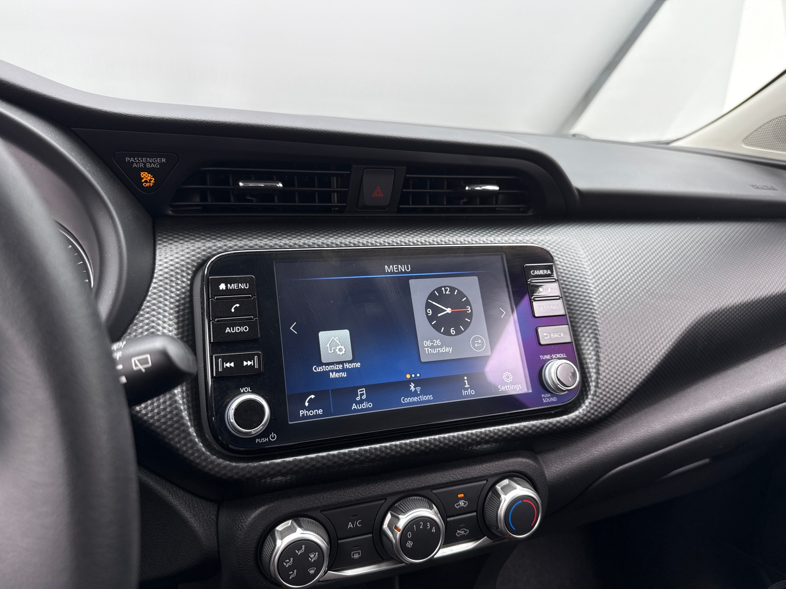 Thumbnail: 2023 Nissan Kicks - 4