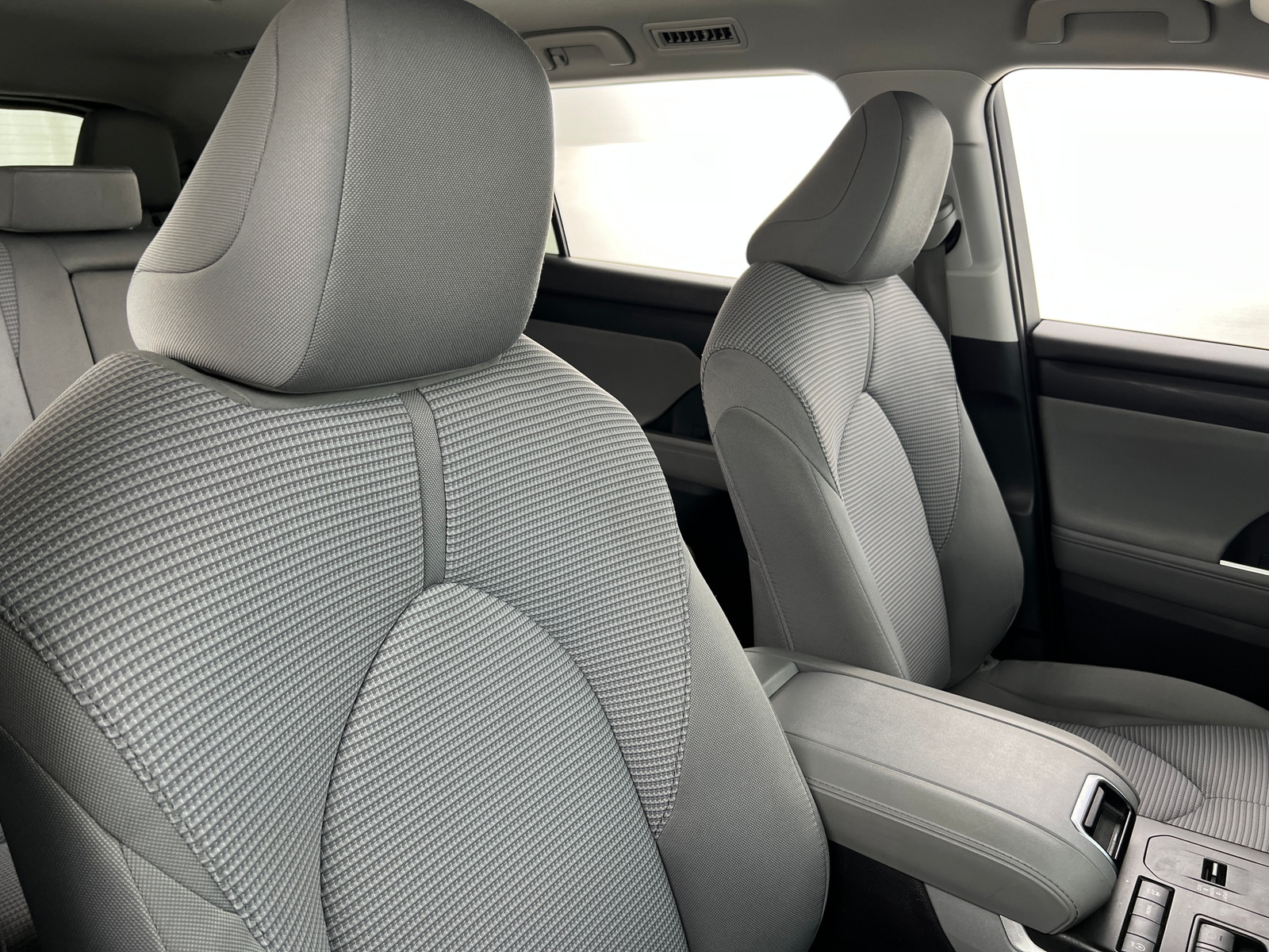 Thumbnail: 2020 Toyota Highlander - 2