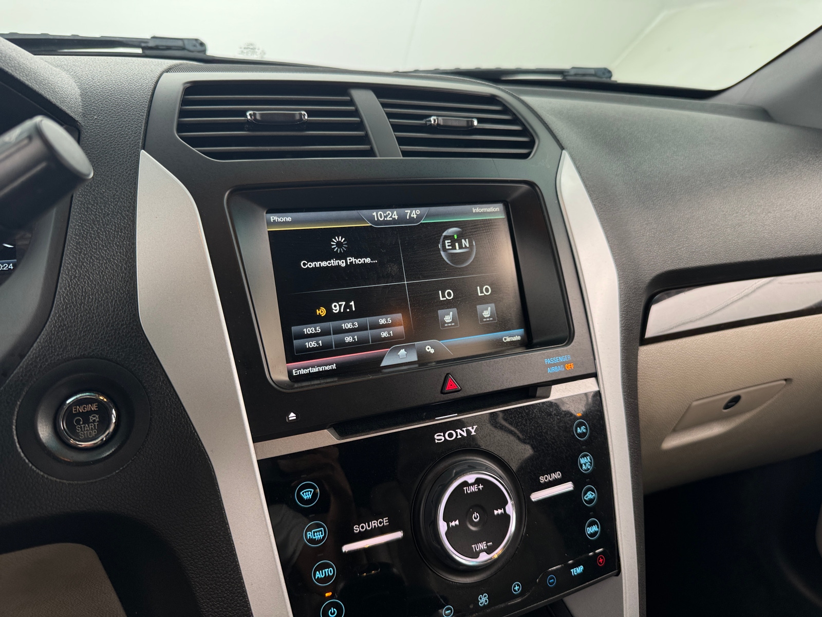Thumbnail: 2014 Ford Explorer - 3