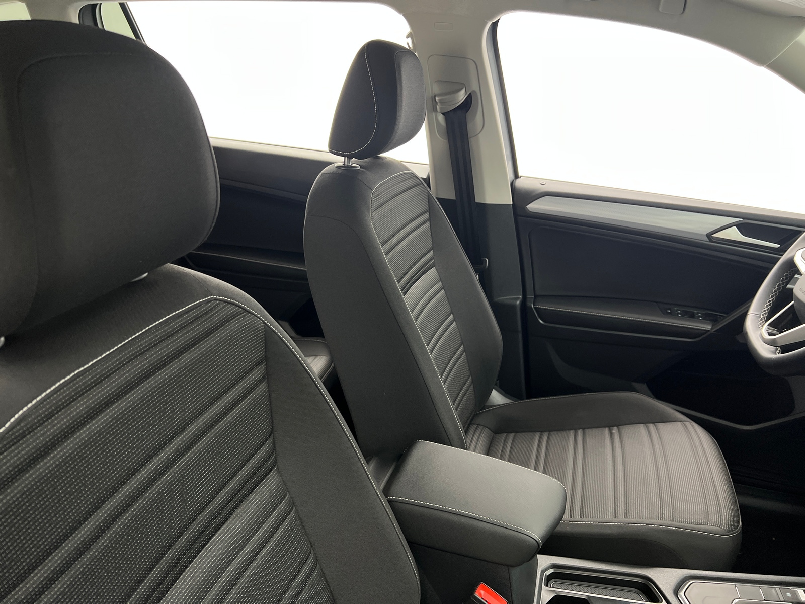 Thumbnail: 2024 Volkswagen Tiguan - 2