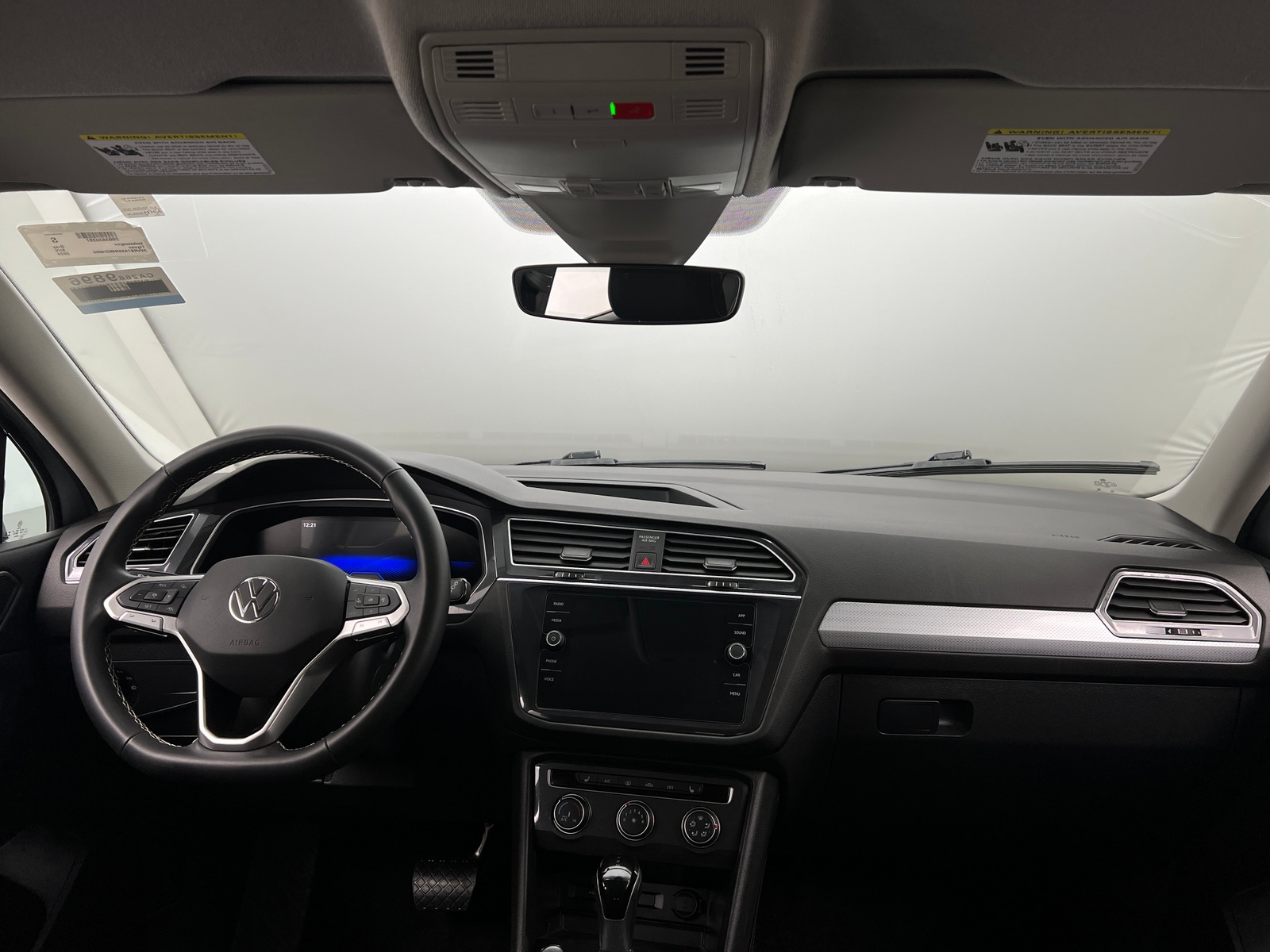 Thumbnail: 2024 Volkswagen Tiguan - 3