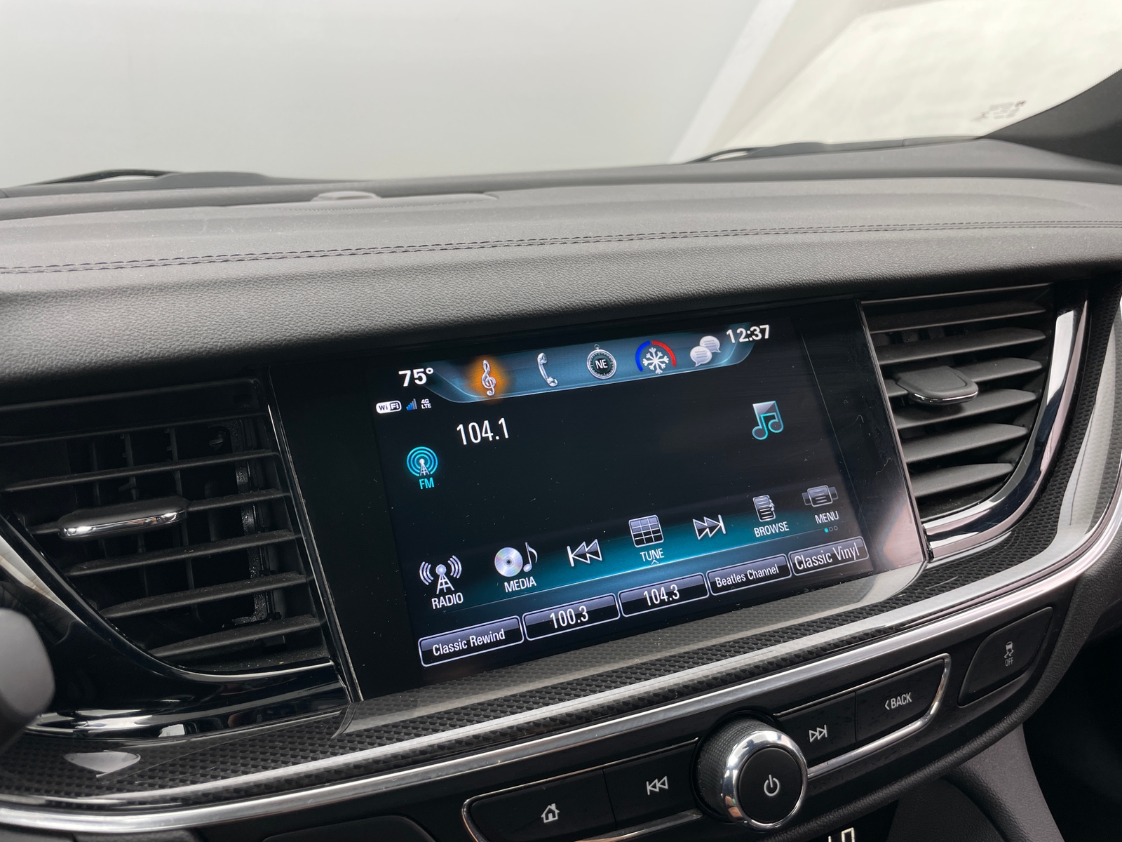 Thumbnail: 2018 Buick Regal - 3