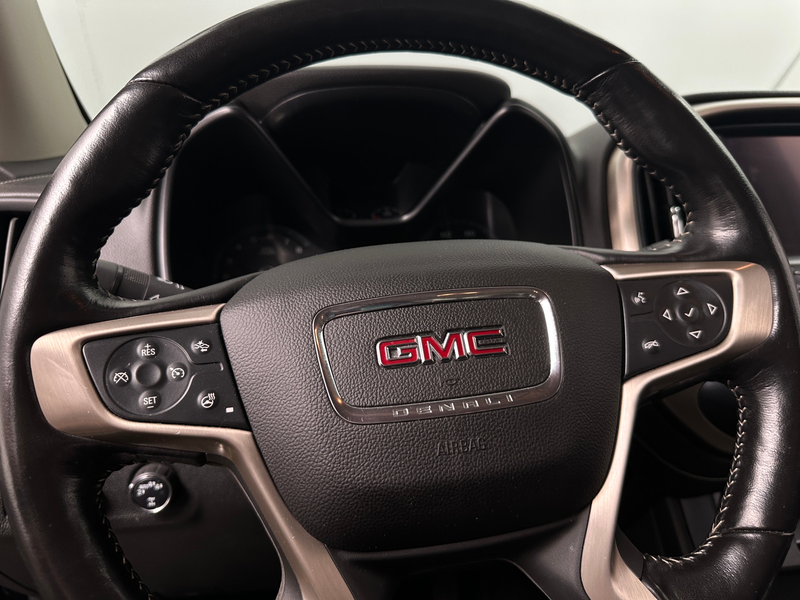 Thumbnail: 2017 GMC Canyon - 4