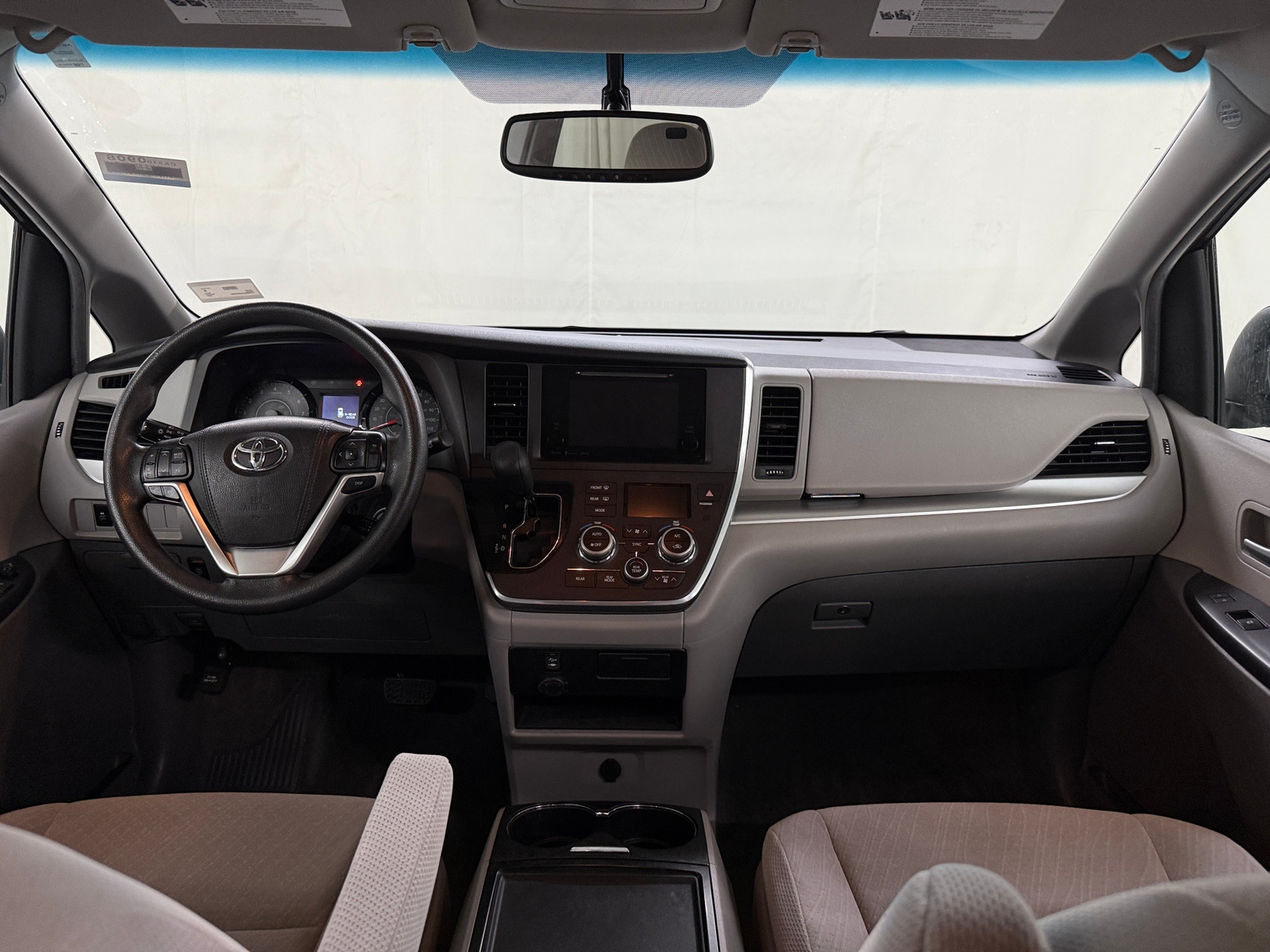 Thumbnail: 2017 Toyota Sienna - 3