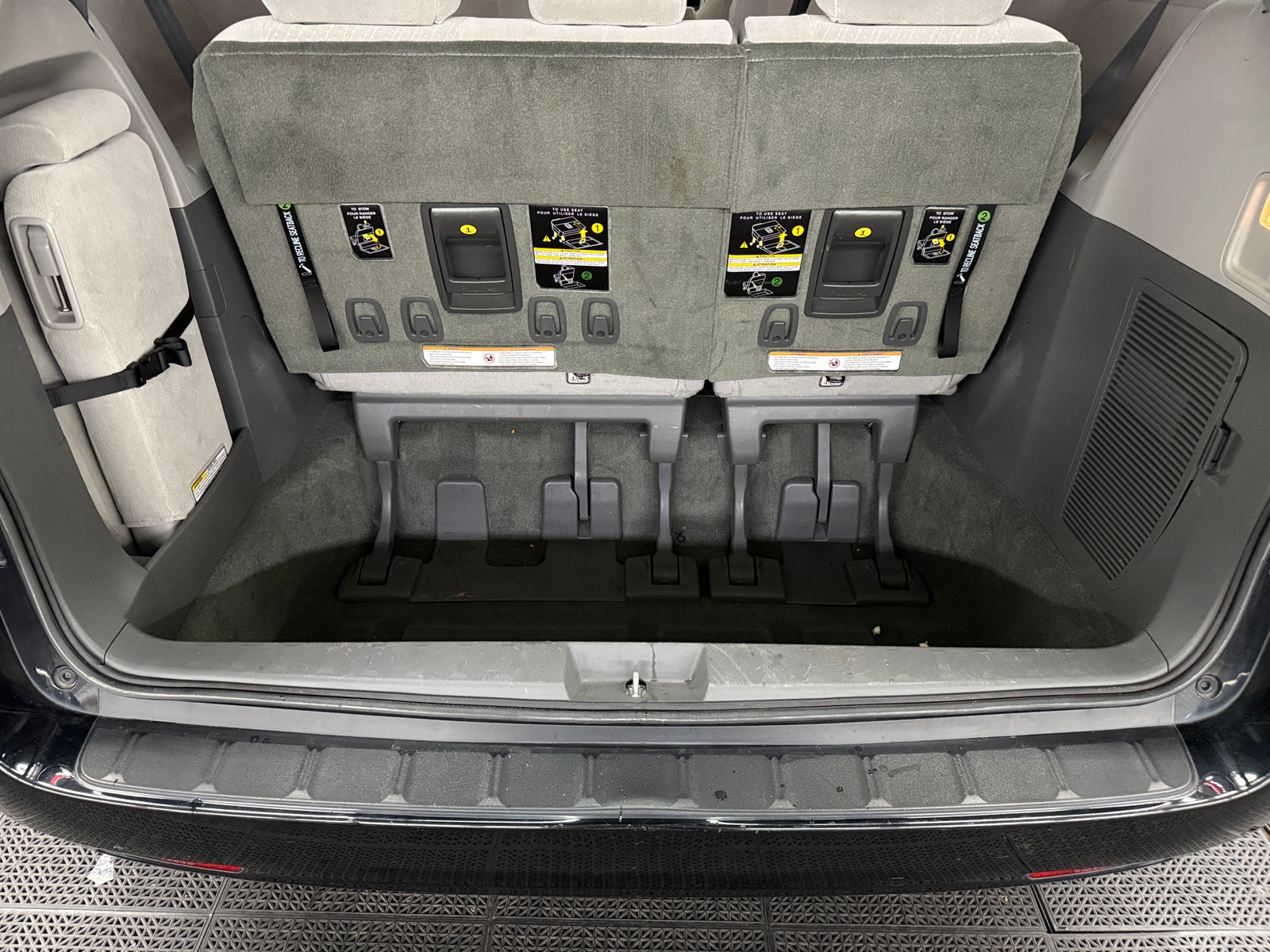 Thumbnail: 2017 Toyota Sienna - 7