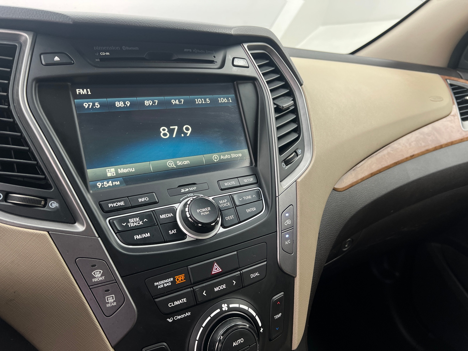 Thumbnail: 2014 Hyundai Santa Fe - 3
