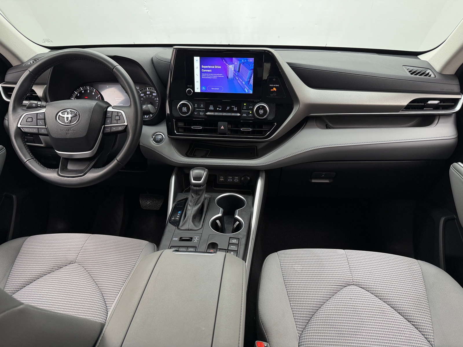 Thumbnail: 2023 Toyota Highlander - 3