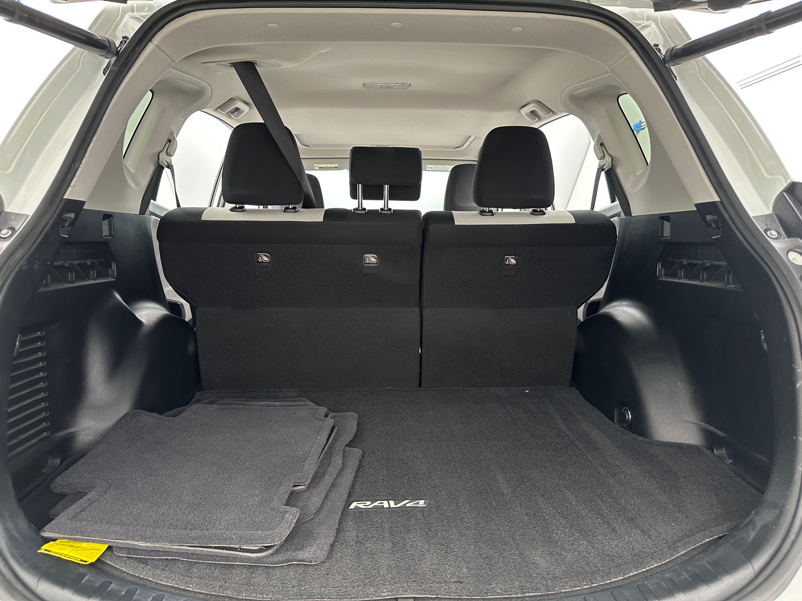 Thumbnail: 2018 Toyota RAV4 - 7