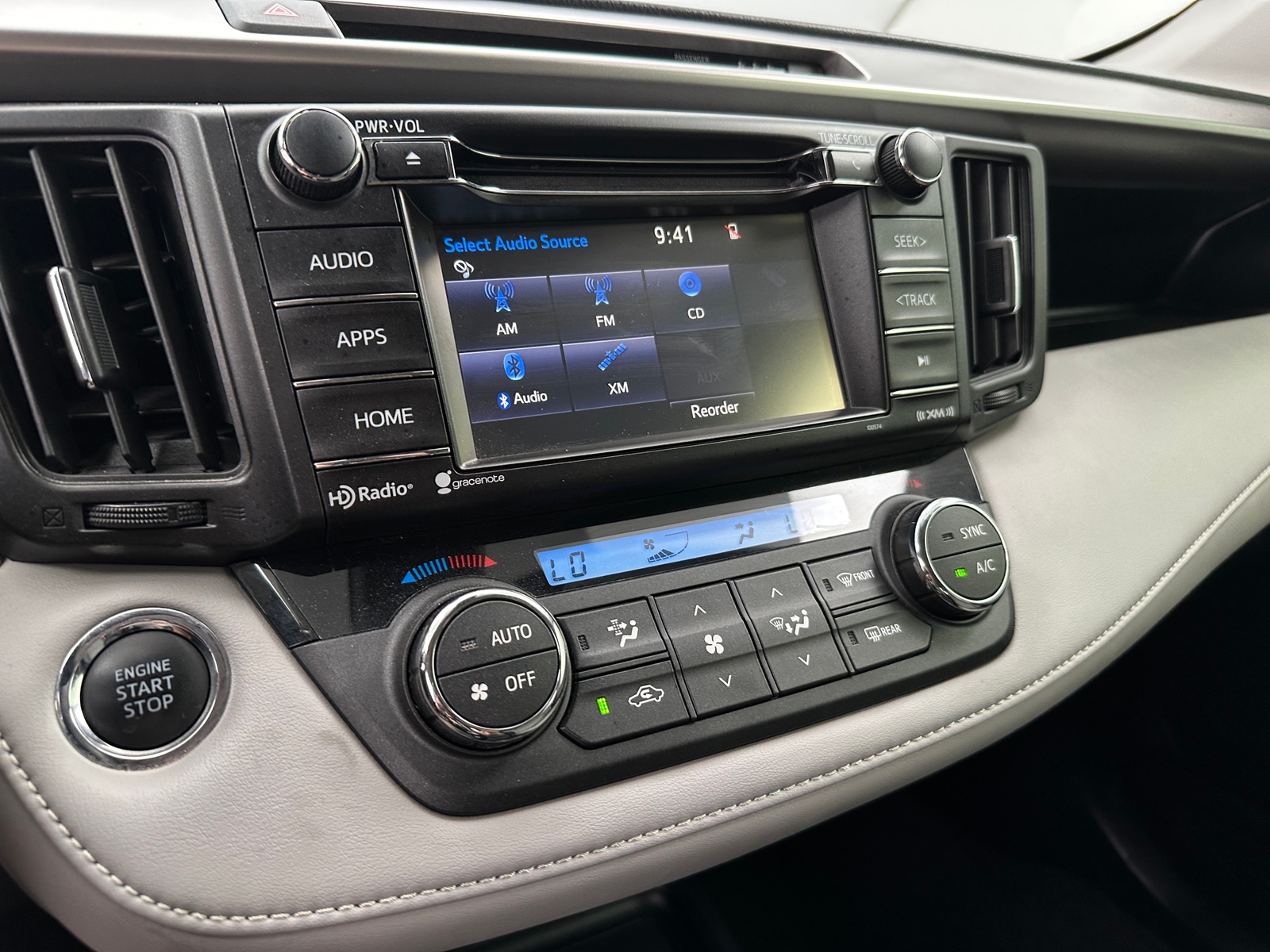 Thumbnail: 2018 Toyota RAV4 - 4