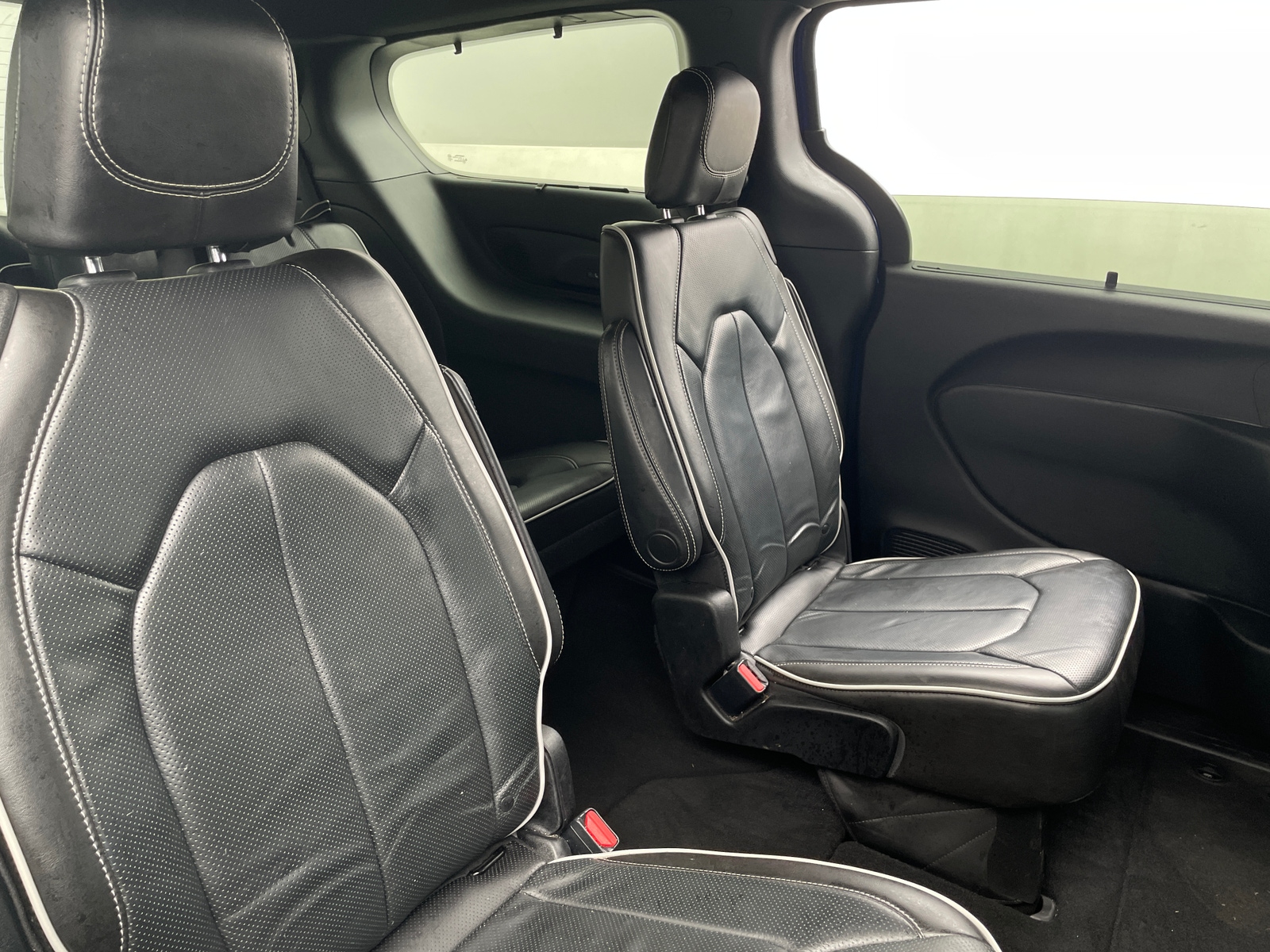 Thumbnail: 2021 Chrysler Pacifica - 5