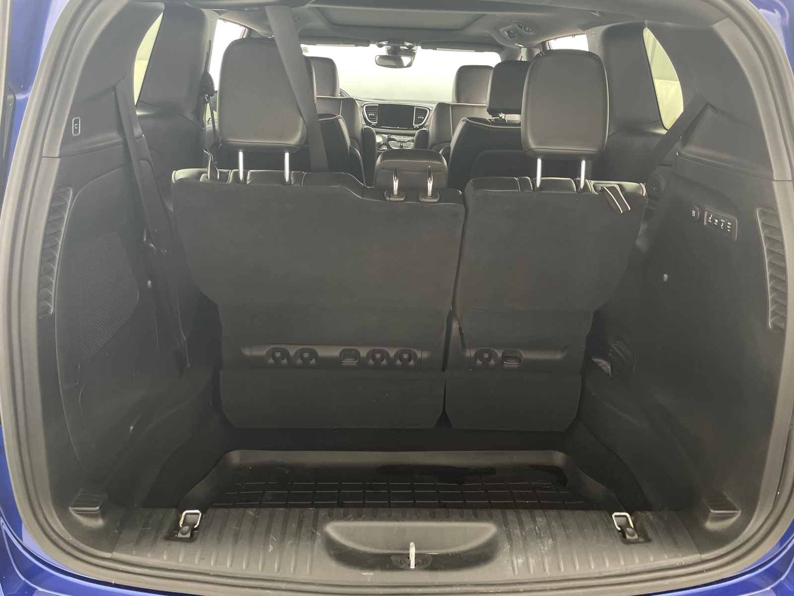 Thumbnail: 2021 Chrysler Pacifica - 6