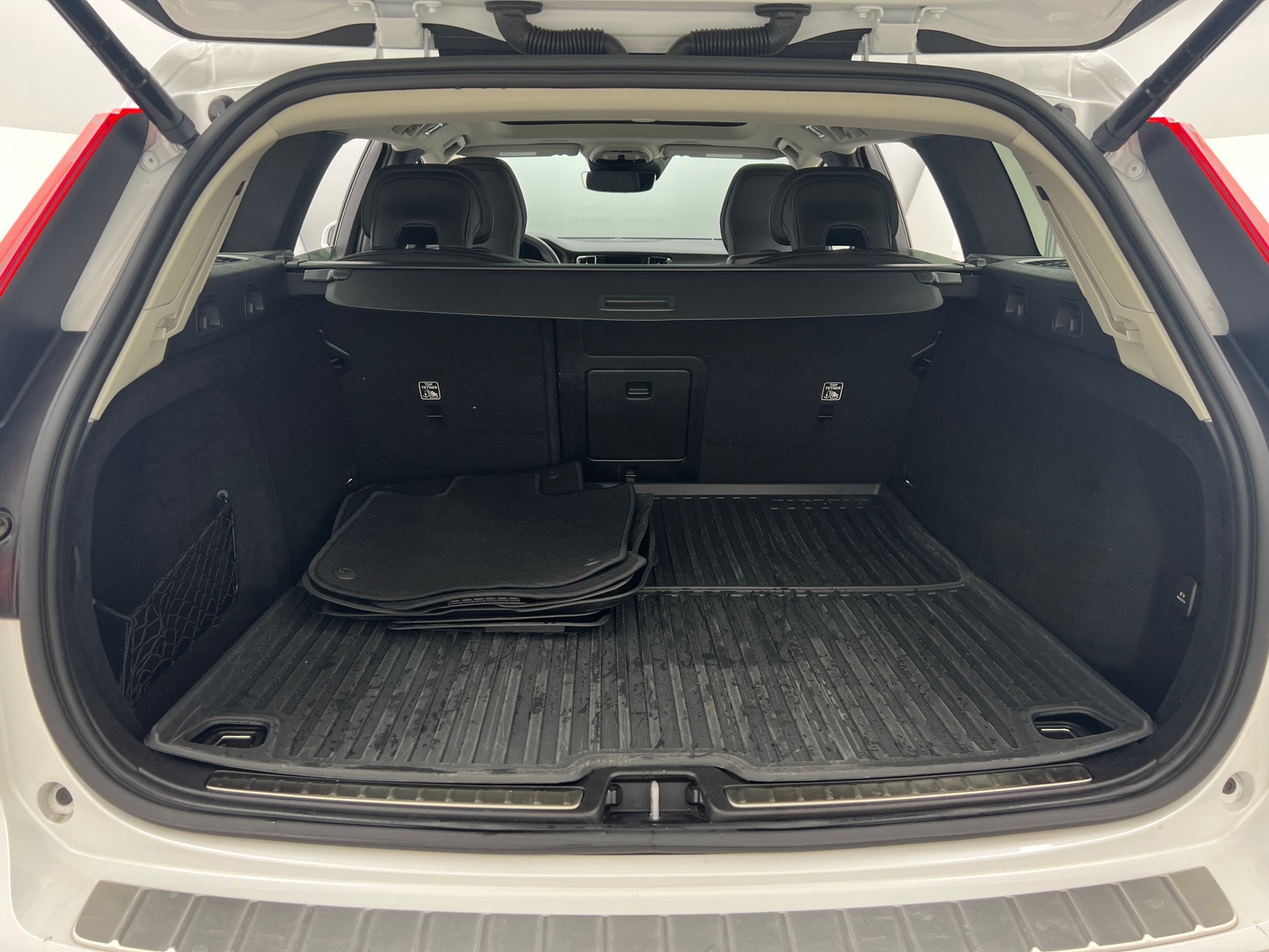 Thumbnail: 2022 Volvo V60 - 6