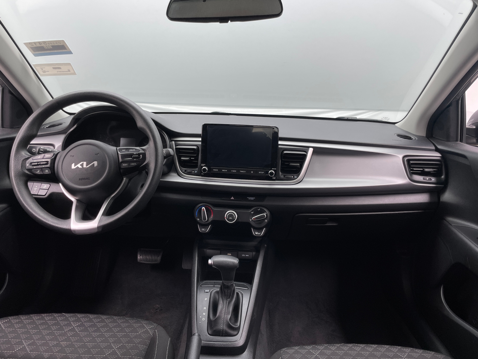 Thumbnail: 2022 Kia Rio - 3