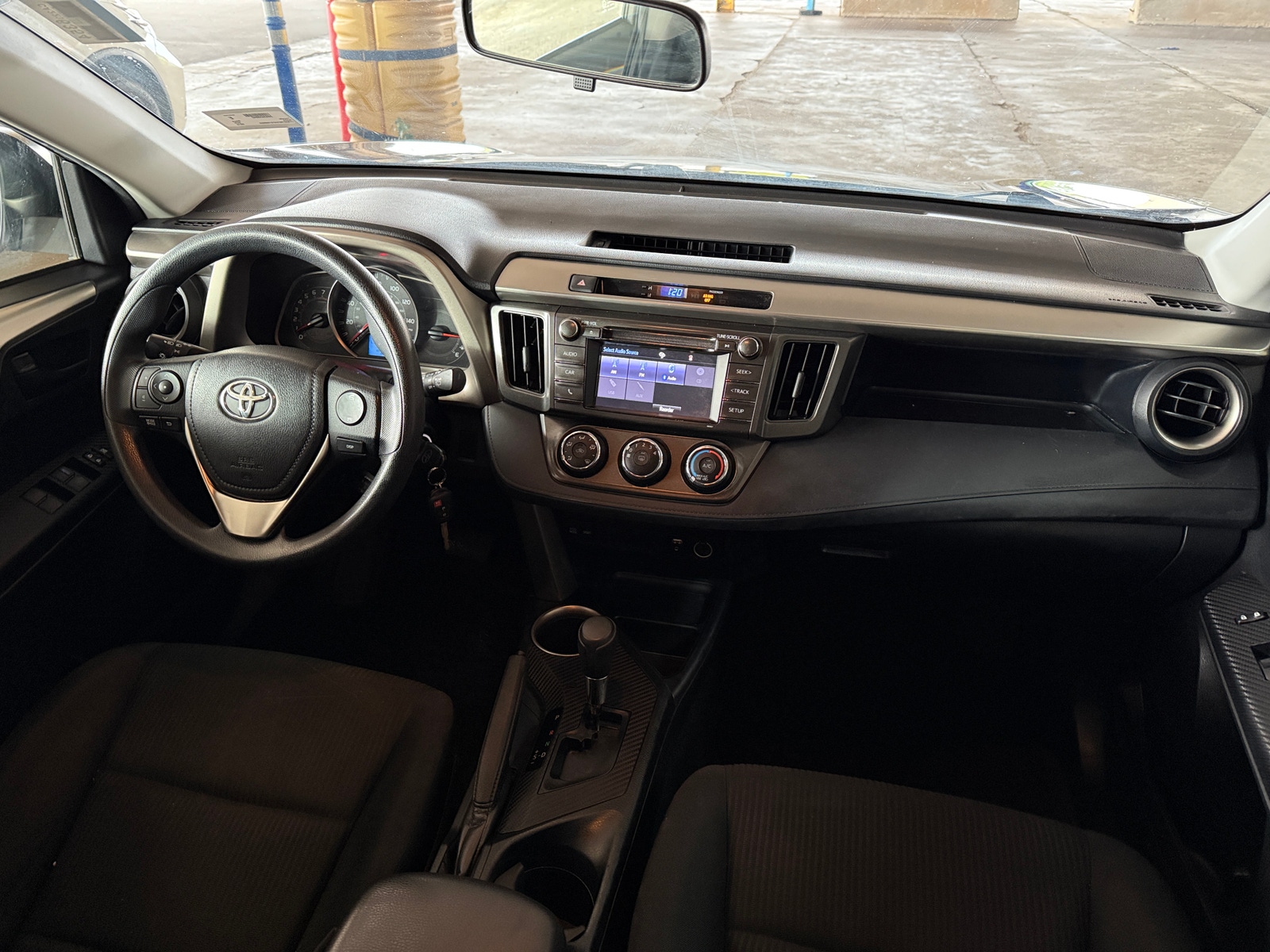Thumbnail: 2015 Toyota RAV4 - 3