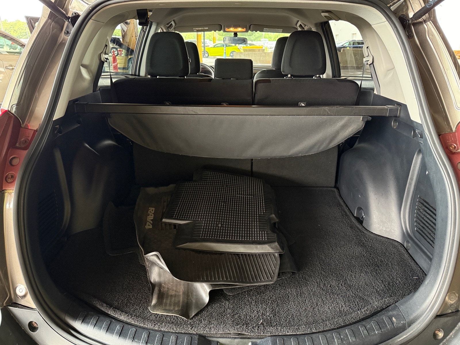 Thumbnail: 2015 Toyota RAV4 - 7