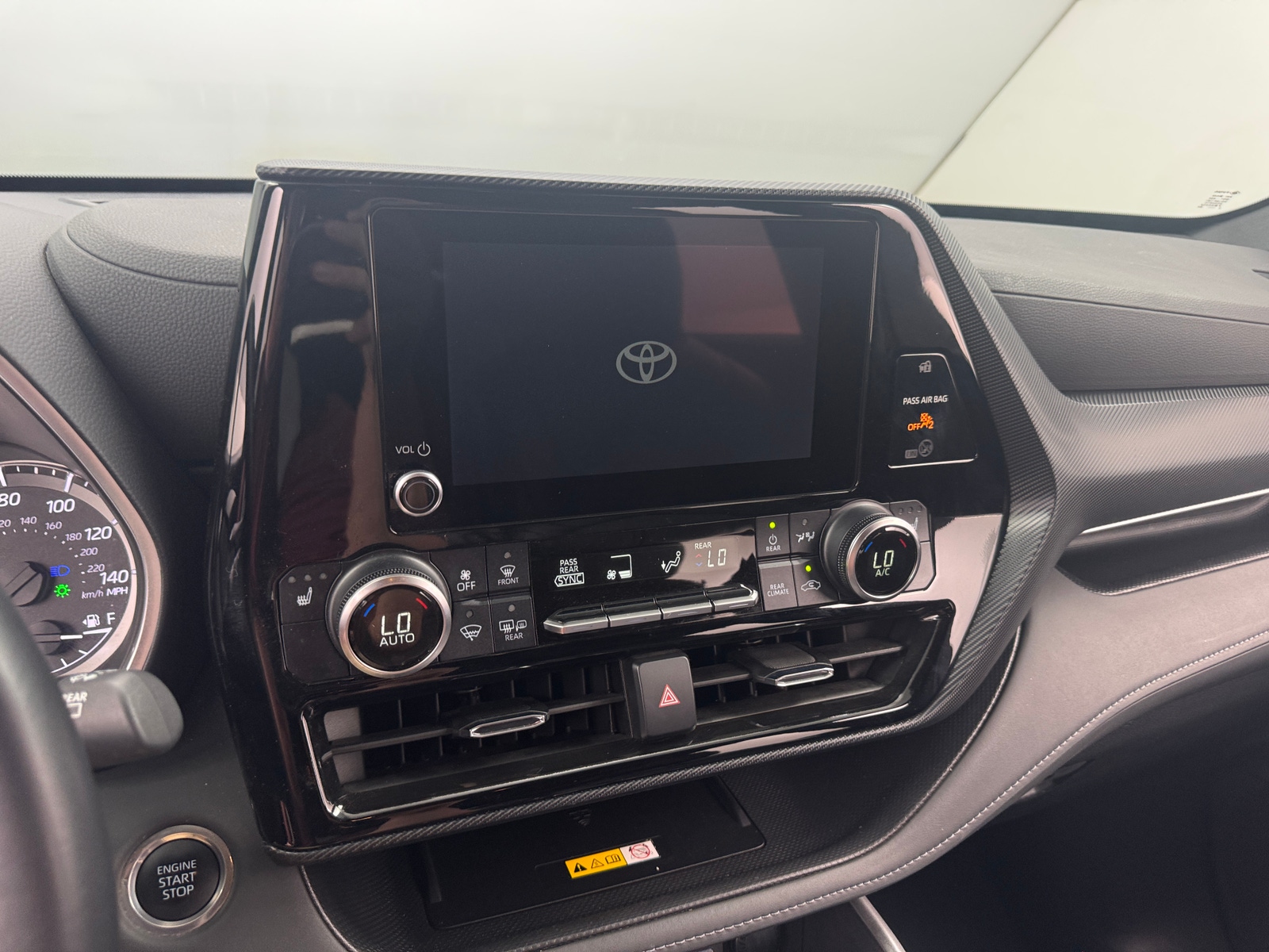 Thumbnail: 2024 Toyota Highlander - 3