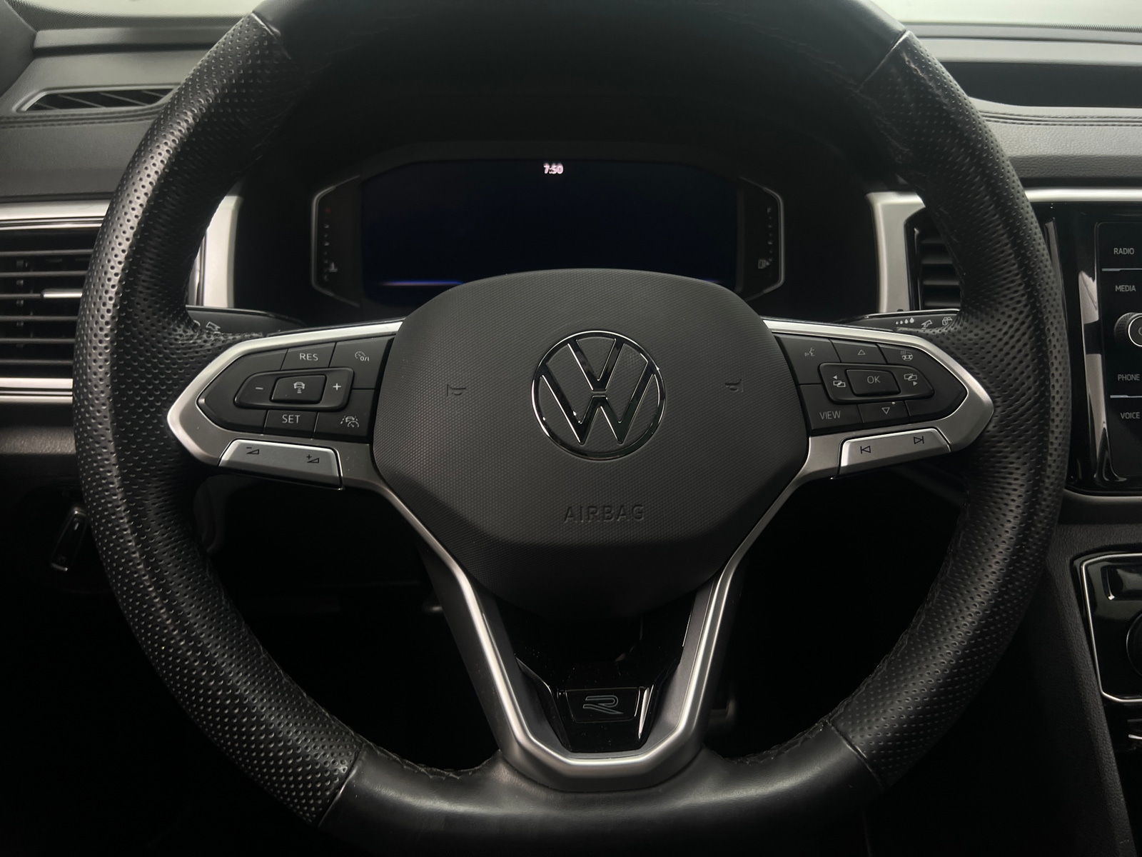 Thumbnail: 2023 Volkswagen Atlas - 4