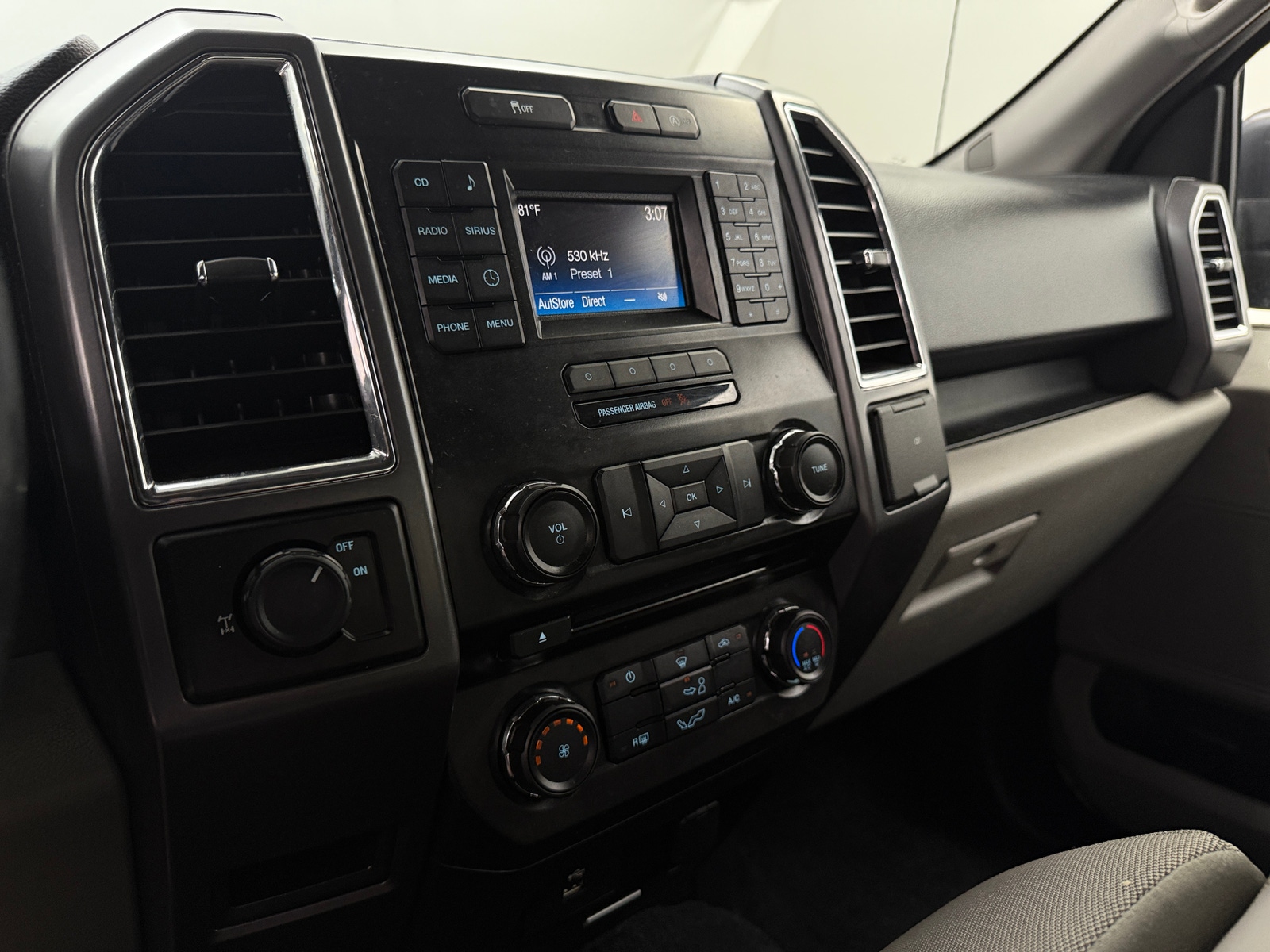 Thumbnail: 2016 Ford Econoline - 4