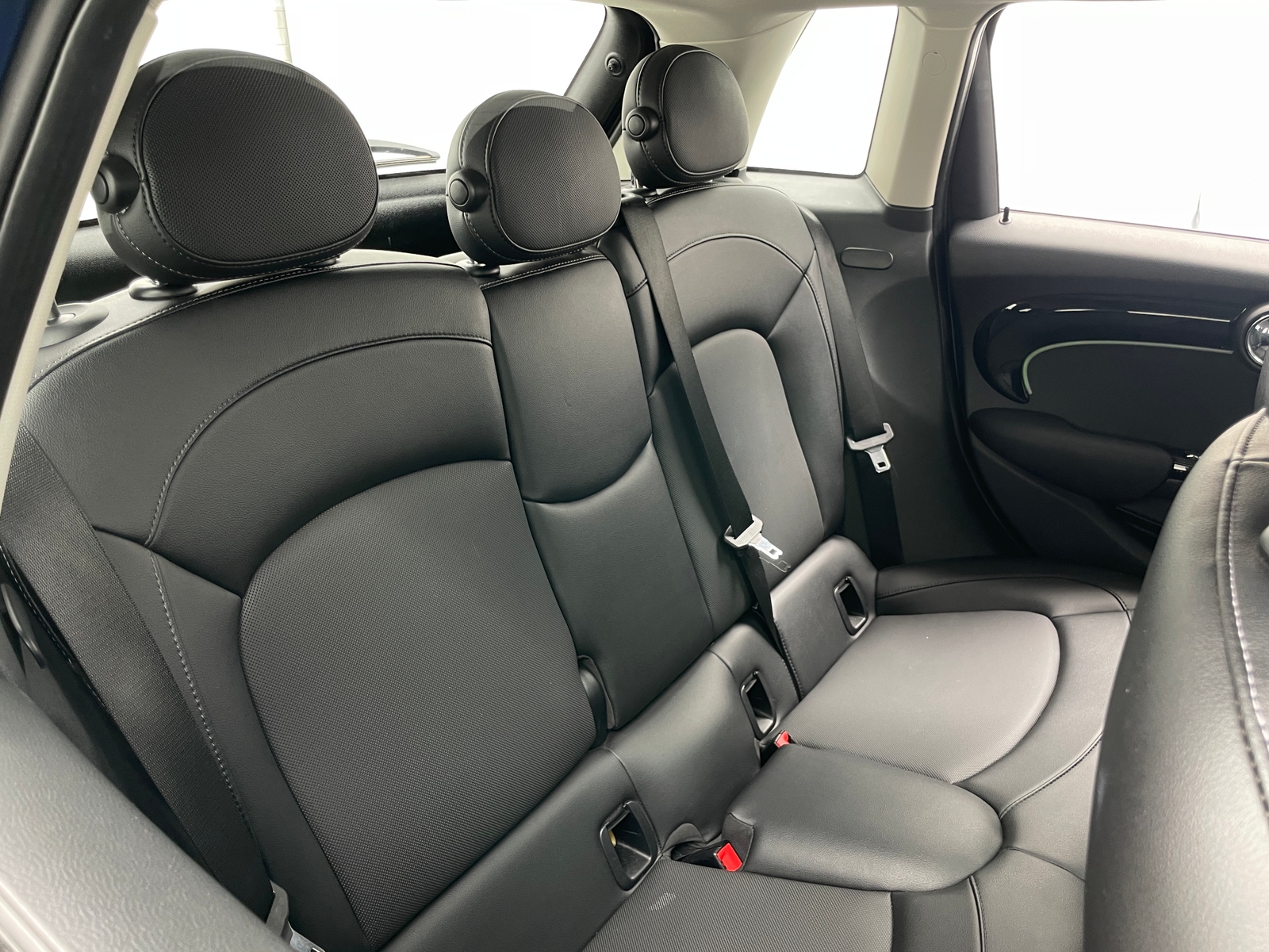 Thumbnail: 2017 MINI Cooper Hardtop - 5