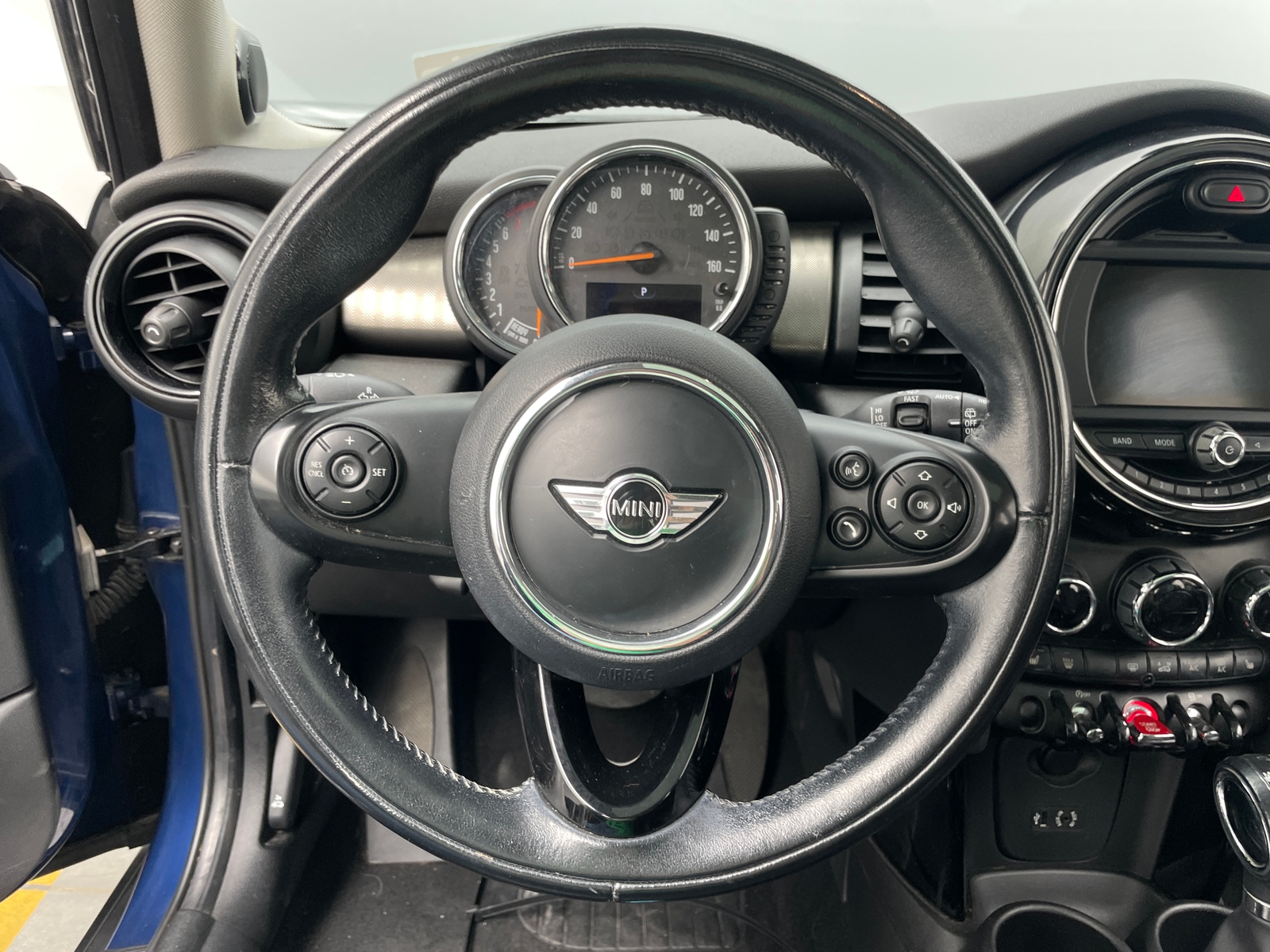 Thumbnail: 2017 MINI Cooper Hardtop - 4
